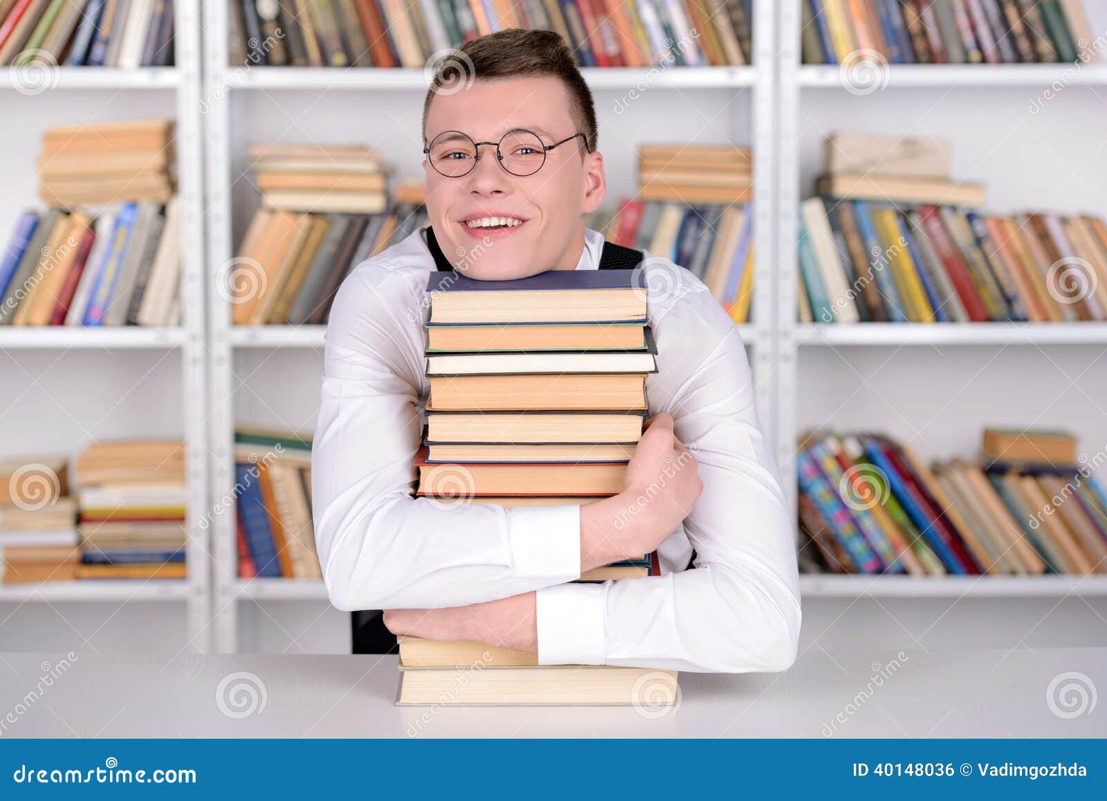 Estudiante inteligente foto de archivo. Imagen de inteligencia 40148036