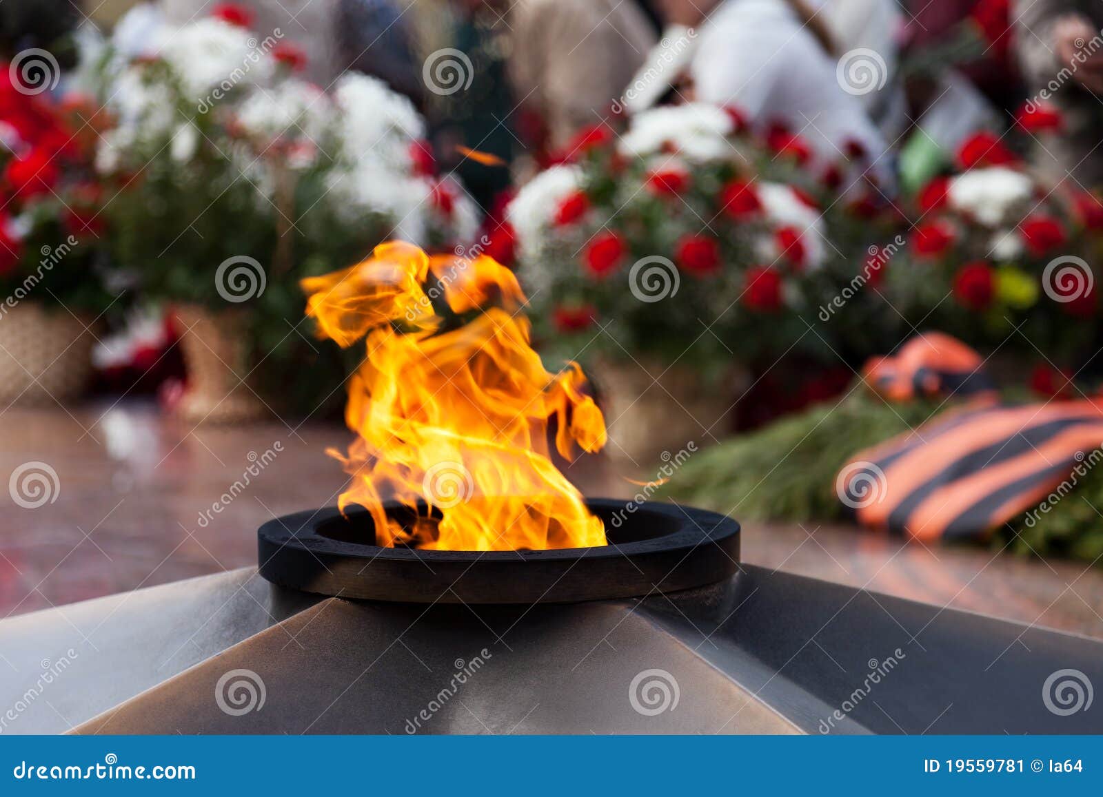 The Eternal Flame memorial stock image. Image of flower 19559781