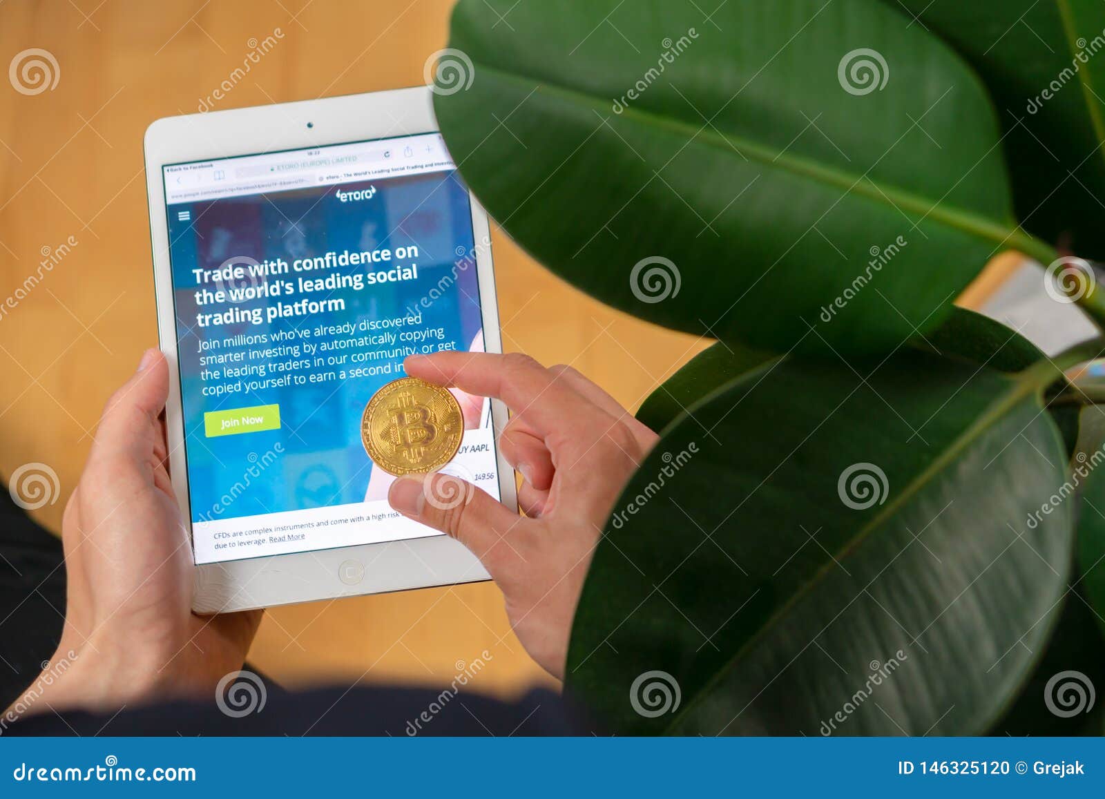 EToro Website And Man With Bitcoin Editorial Image - Image ...