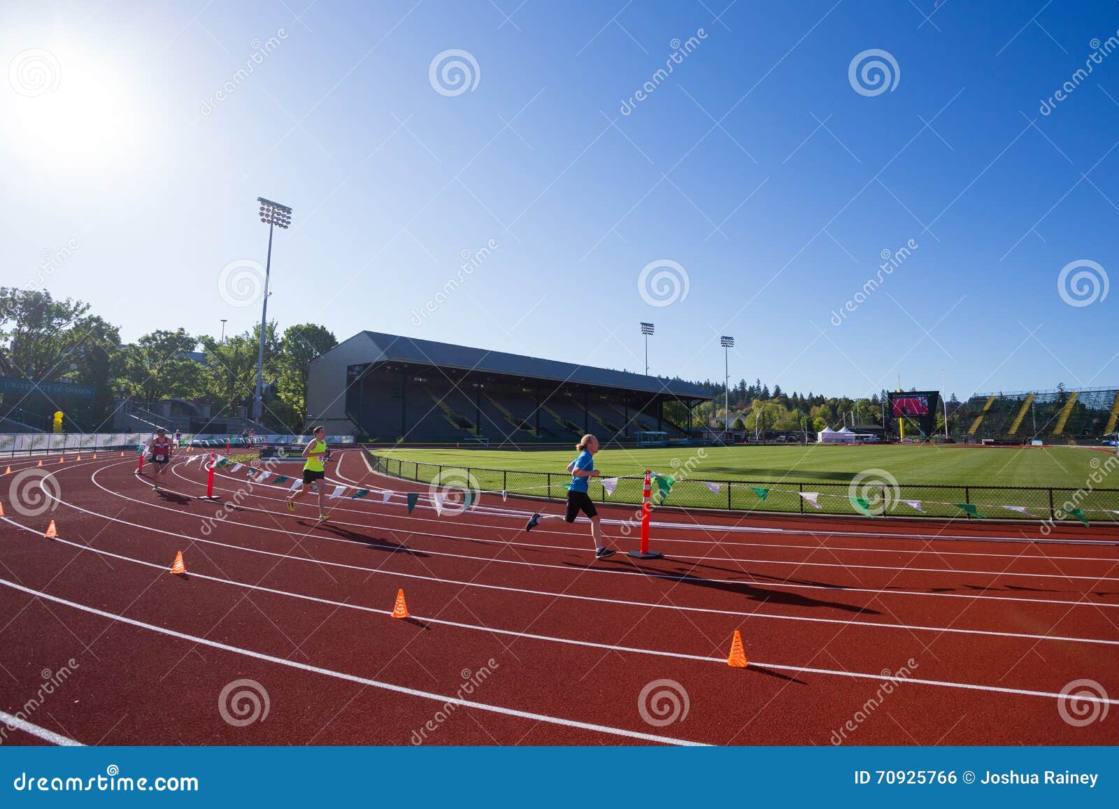 2016 Eugene Marathon editorial photo. Image of endurance 70925766