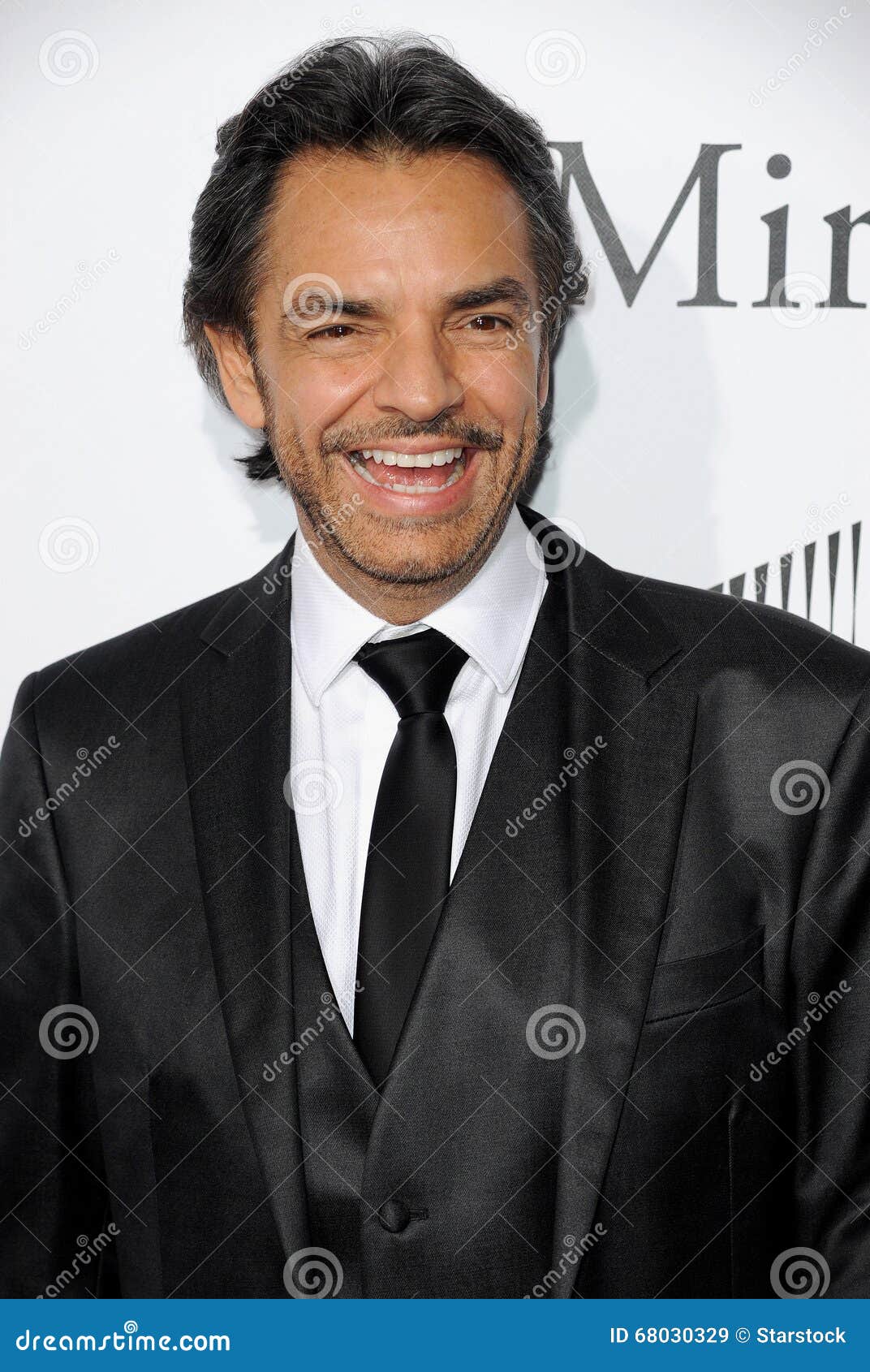 Eugenio Derbez bij de première van Los Angeles van 'Mirakelen van Hemel' hield bij de ArcLight-Bioskopen in Hollywood, de V.S. op 9 Maart, 2016