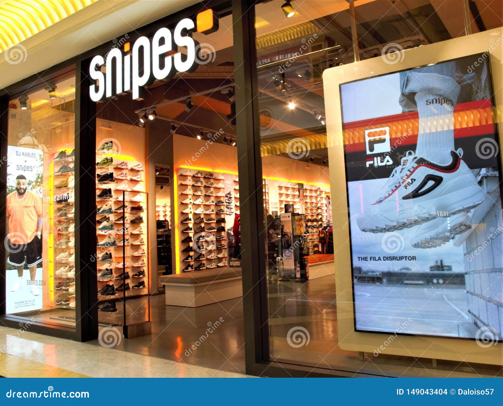 snipes store