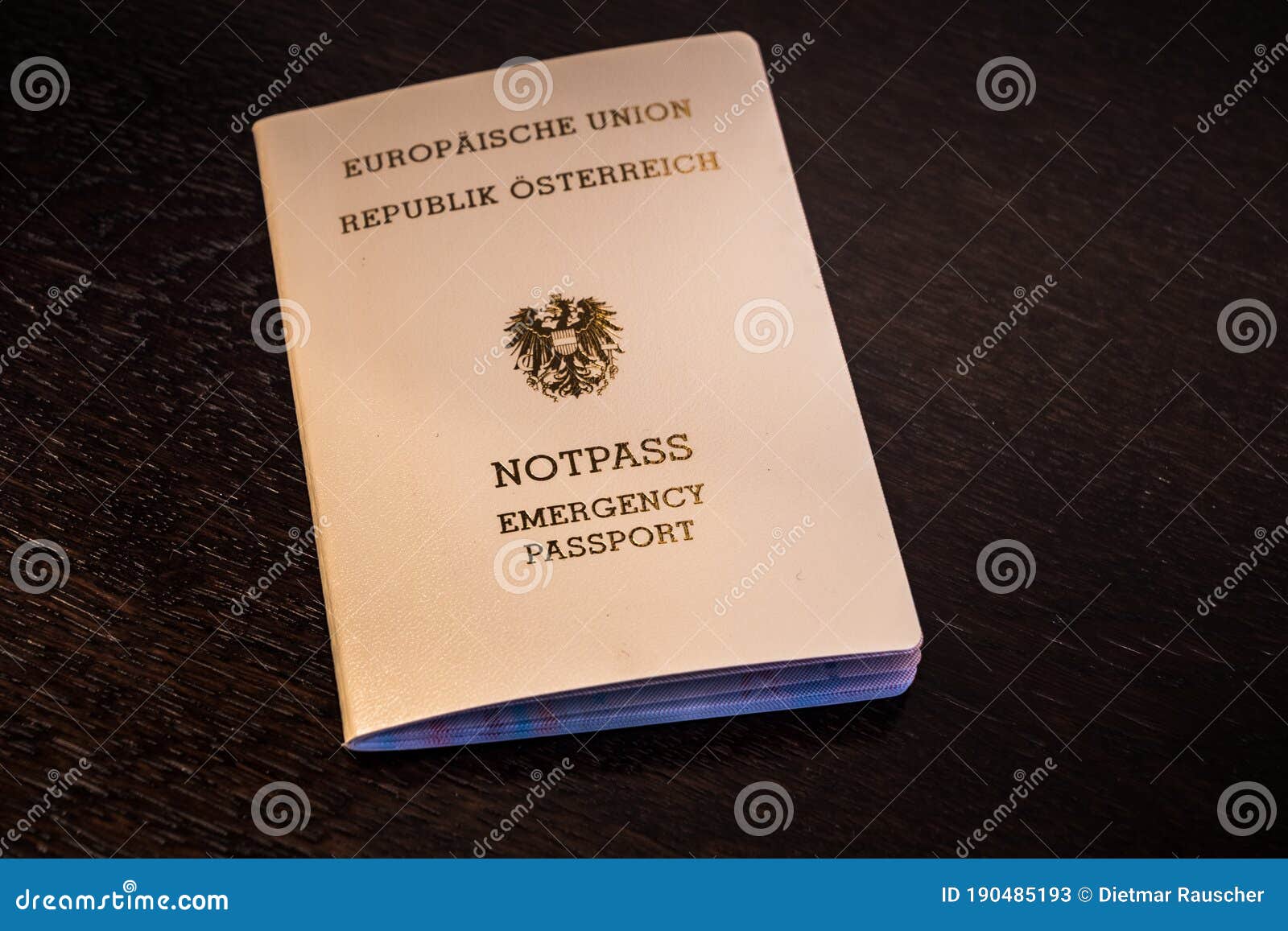 emergency travel document austria