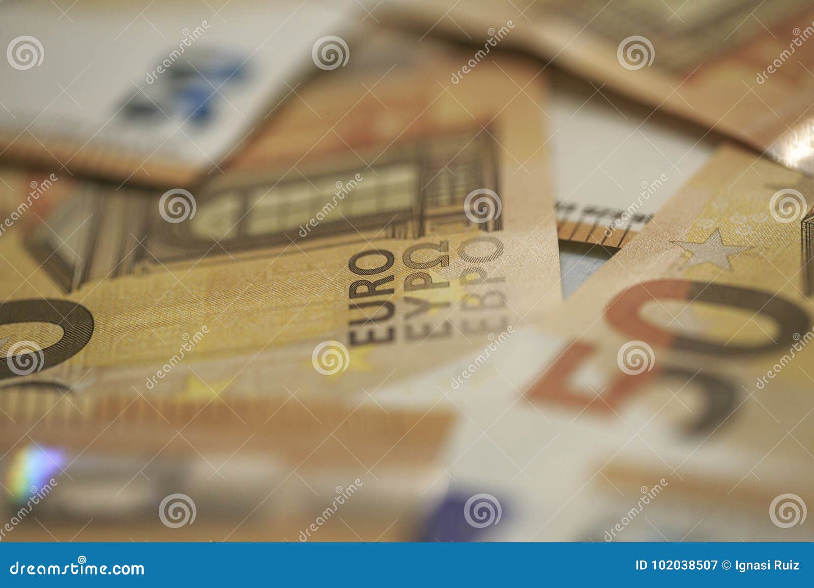 50 euros banknotes