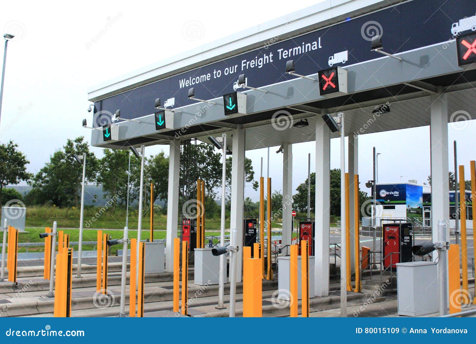 Eurotunnel Service in Booths Editorial Image - Image of barriers, 80015109