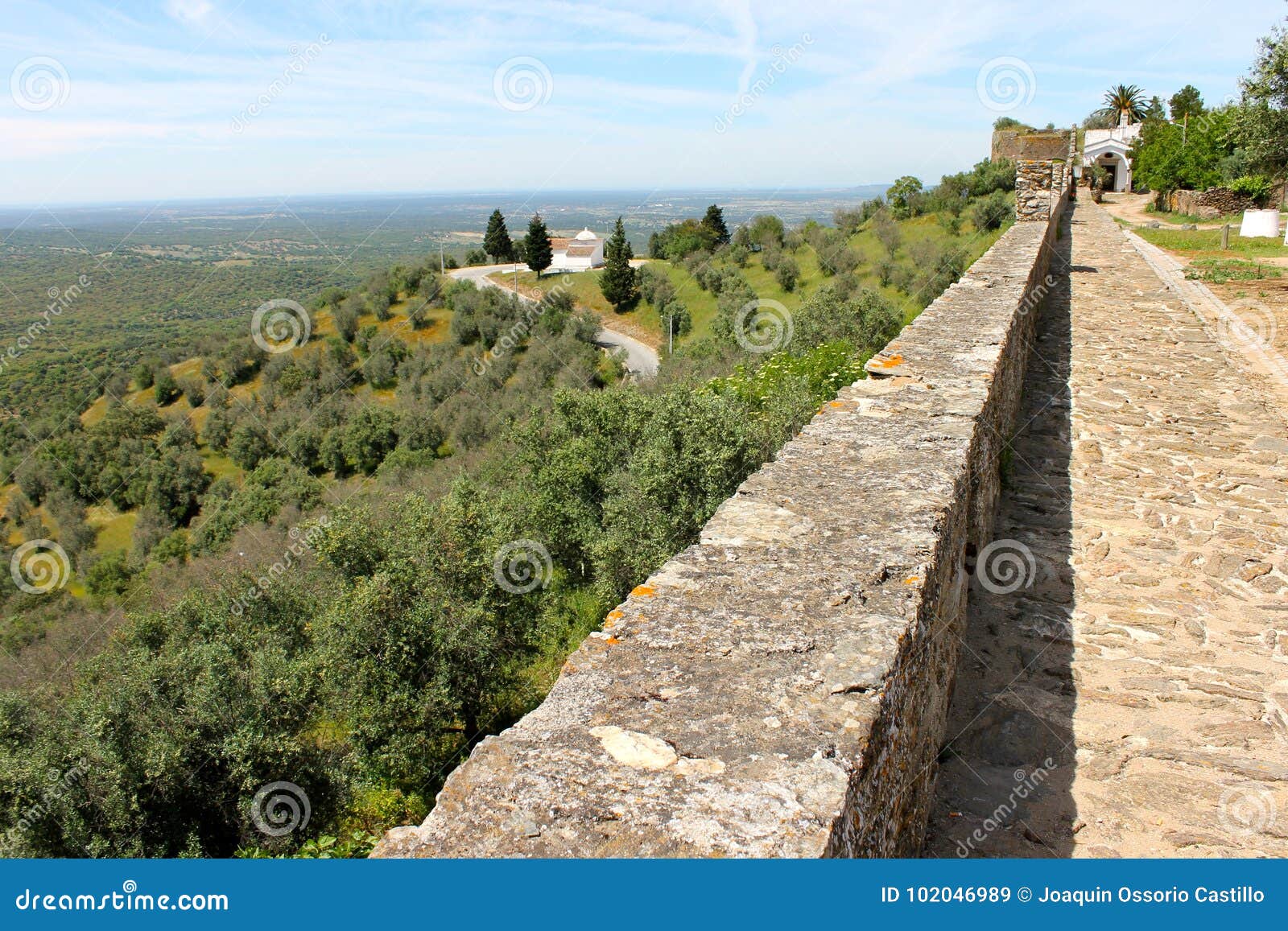 Evora Monte, Portugal. Ansichten der Alentejo-Felder von den Wänden der portugiesischen Stadt von Evora Monte, Estremoz