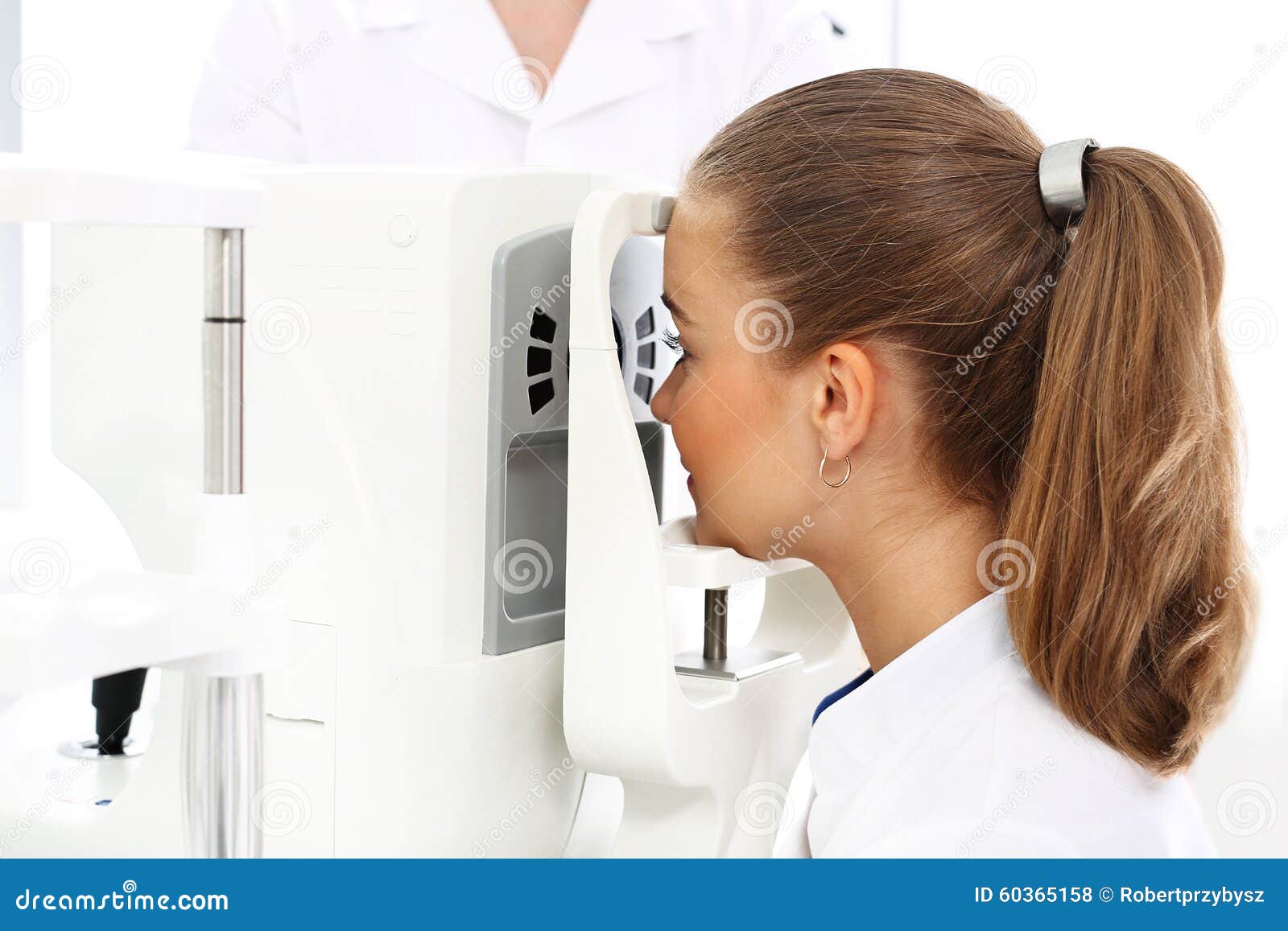 Examen d'oeil photo stock. Image du médical, santé, cornée 60365158