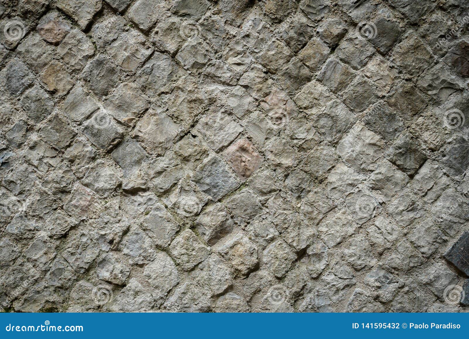 example of ancient roman opus reticulatum wall.
