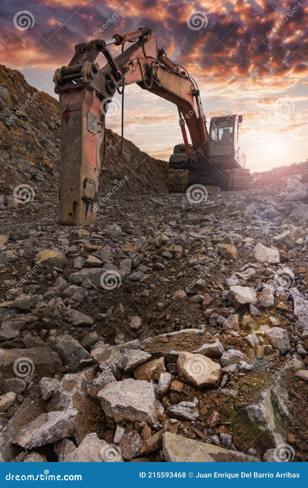 Degenerar Globo Retirada Excavadora Con Martillo Hidráulico En Obras De Construcción De Carreteras Foto de archivo - Imagen de camino, industrial: 215593468 Degenerar Globo Retirada Excavadora Con Martillo Hidráulico En Obras De Construcción De Carreteras Foto de archivo - Imagen de camino, industrial: 215593468