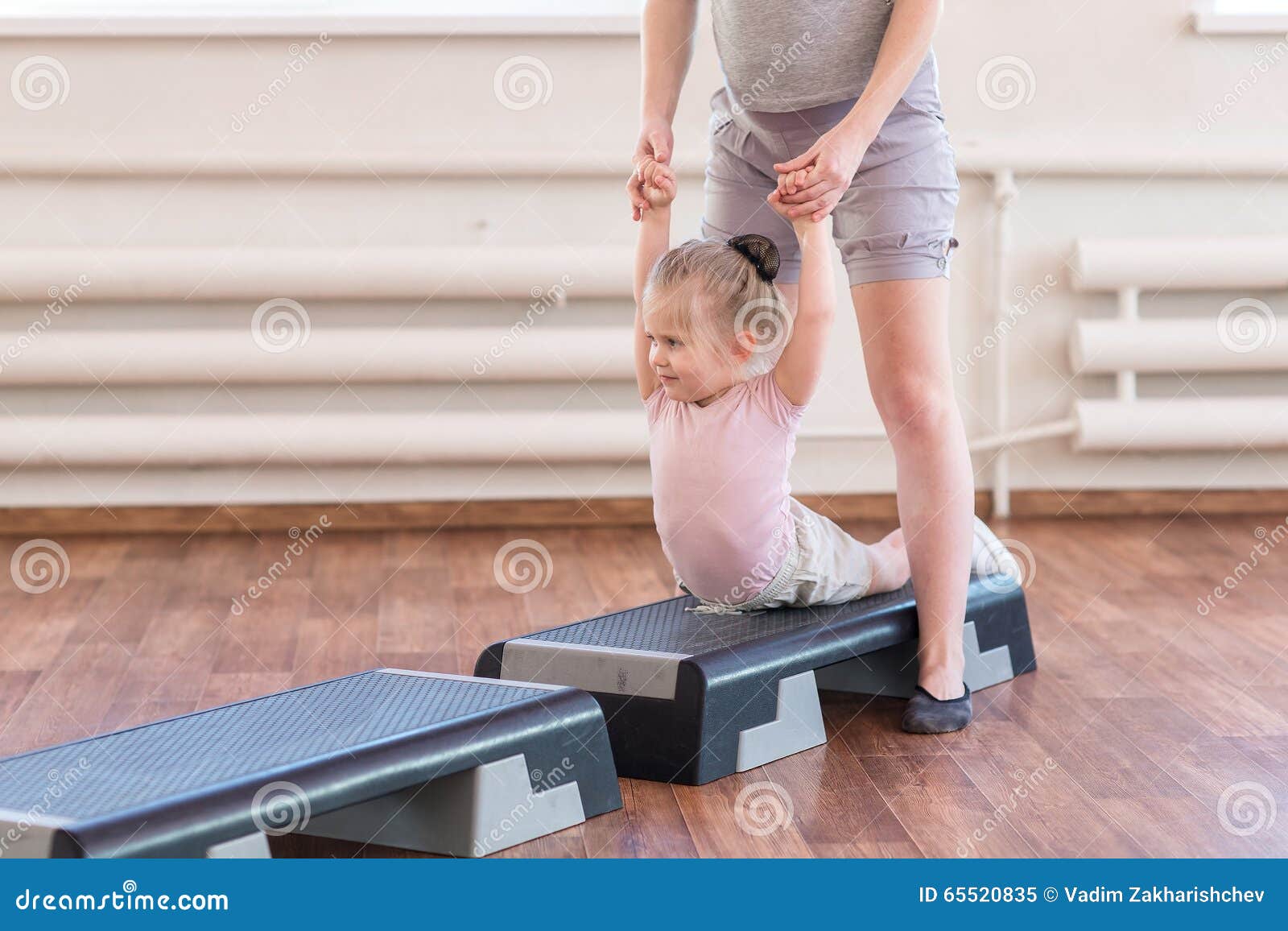 Exercises Gymnastics Coach With A Daughter Stock Image Image Of Body 