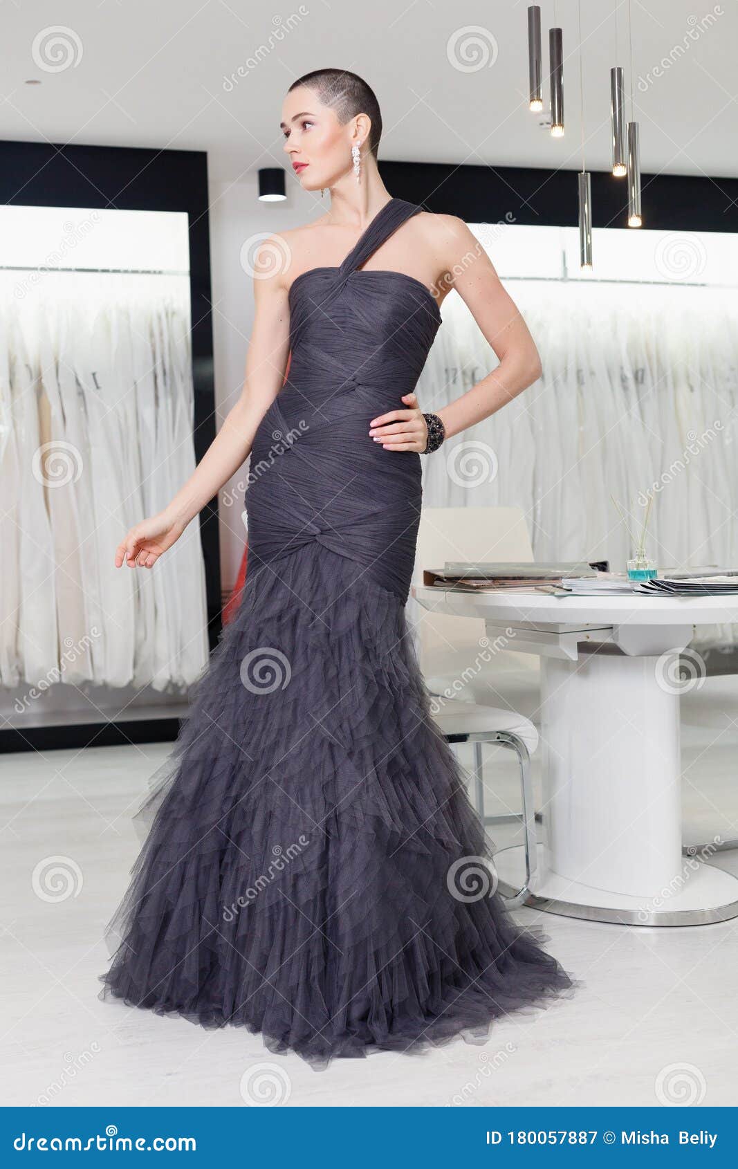 Exotic Woman with Short Hair, Beauty Style Portrait Stock Image - Image of  dress, full: 180057887