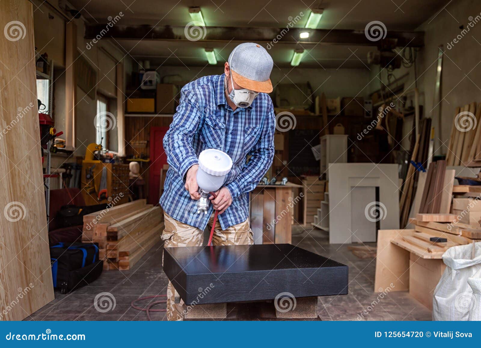 Experienced carpenter stock photo. Image of construction - 125654720