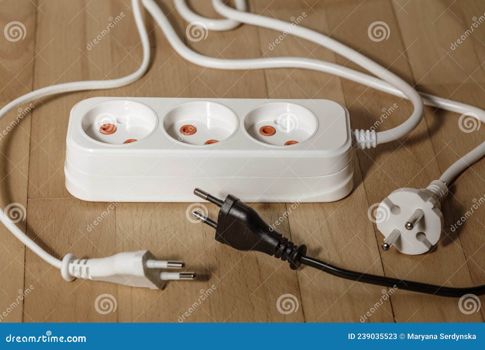 extension cable with three plug socket