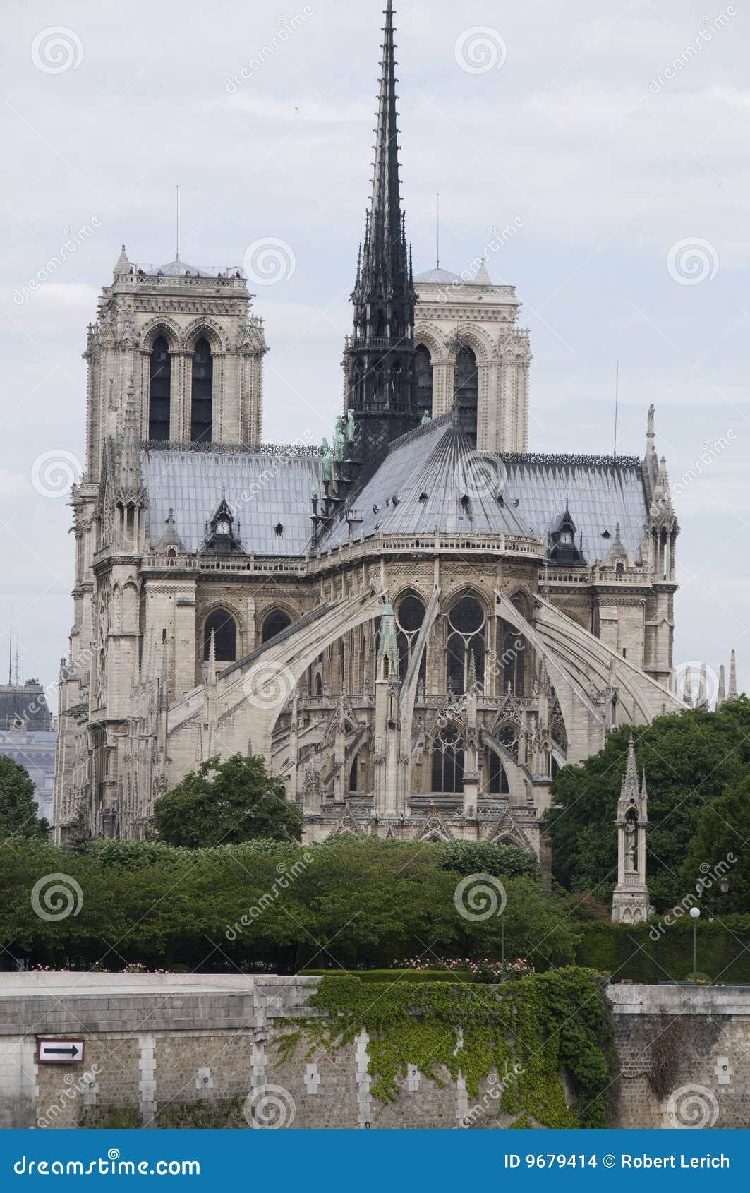 exterior apse notre dame cathedral paris france