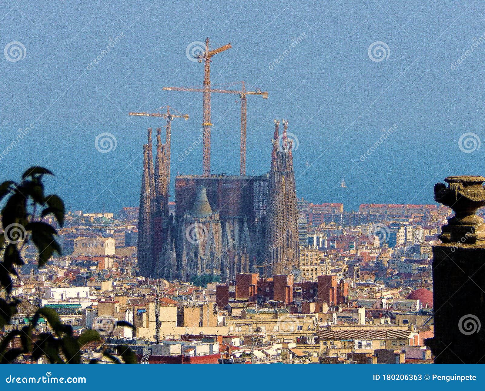 Sagrada Familia Exterior With Cranes Editorial Photo | CartoonDealer ...