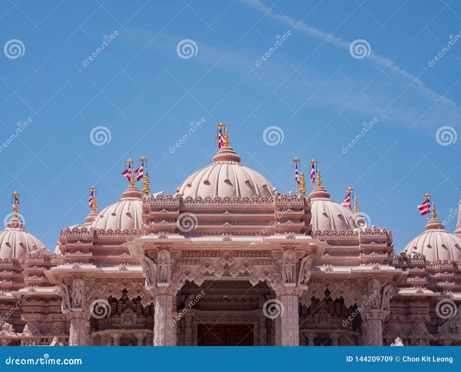 exterior view of the famous baps shri swaminarayan mandir