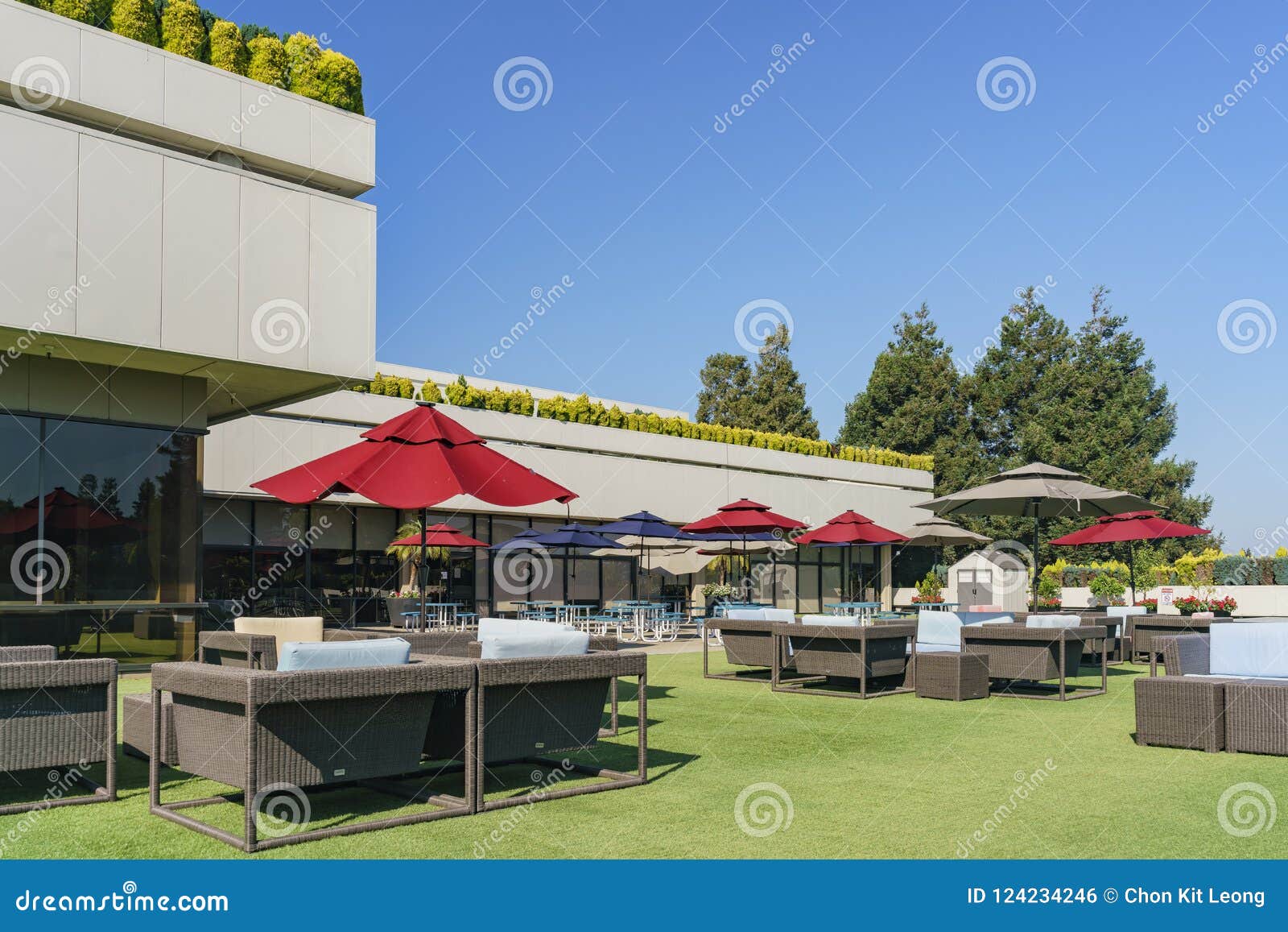 Exterior View of the Plug and Play Tech Center Stock Photo - Image of play,  united: 124234246