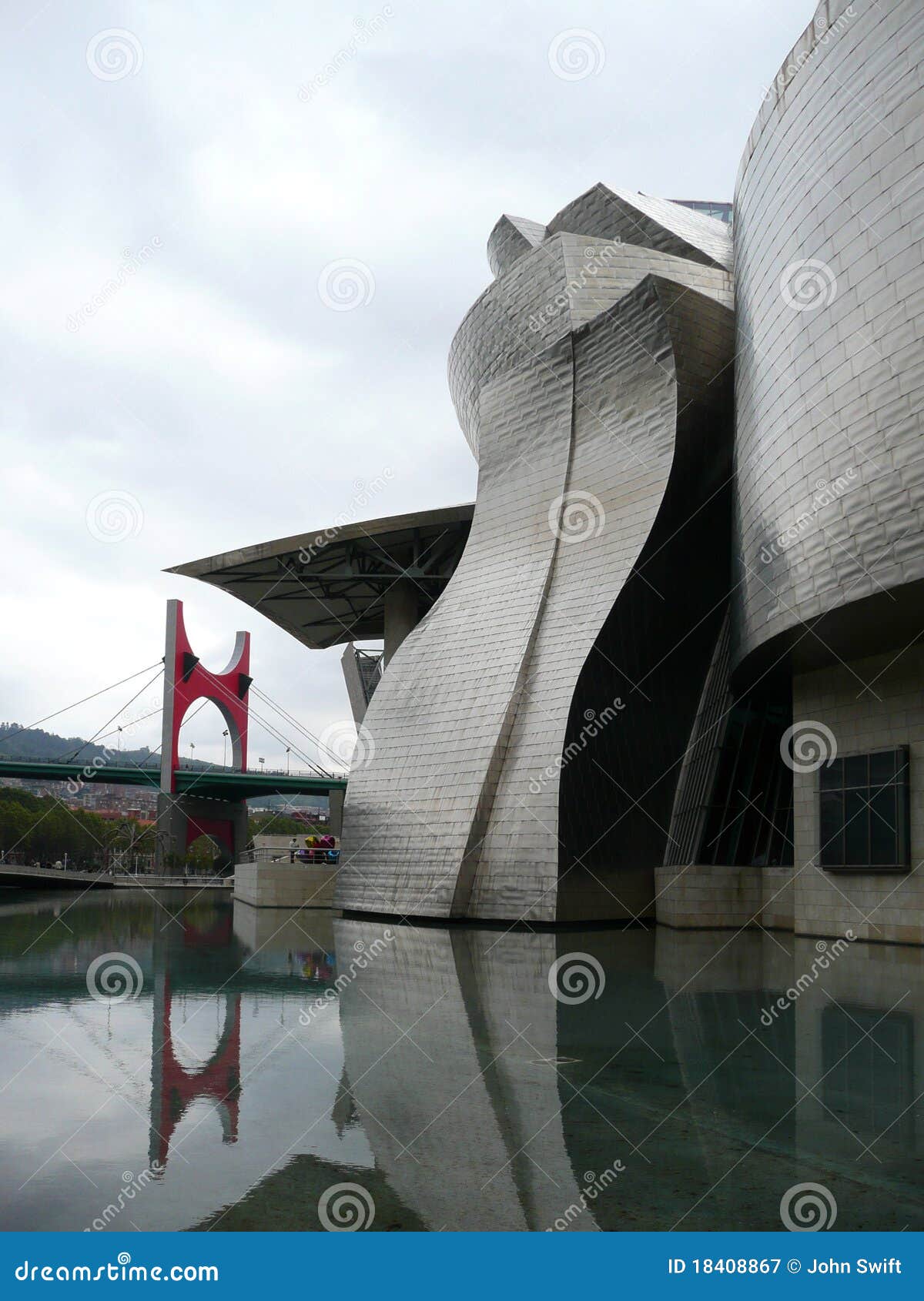 External Guggenheim Museum Bilbao with Bridge 02 Editorial Photography -  Image of postmodern, titanium: 18408867, image size:1200x1690