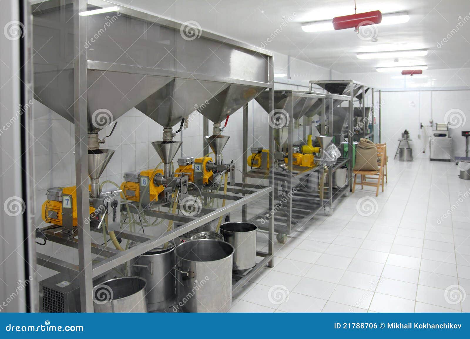 extraction of oils in factory