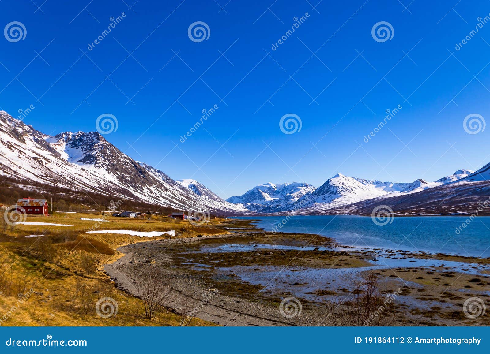 Paisagens naturais deslumbrantes da escandinávia vistas de cima
