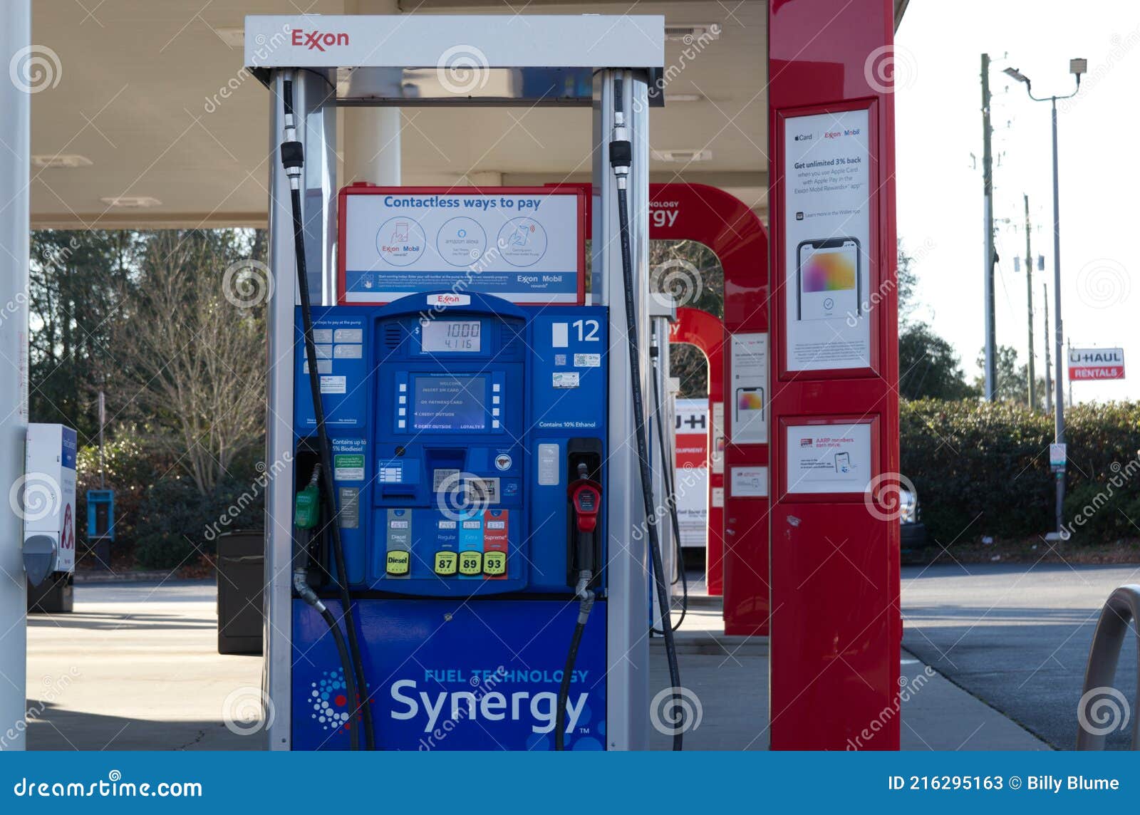 Exxon Gas Station Gas Pump with Digital Price Displayed Editorial Stock  Photo - Image of synergy, transportation: 216295163
