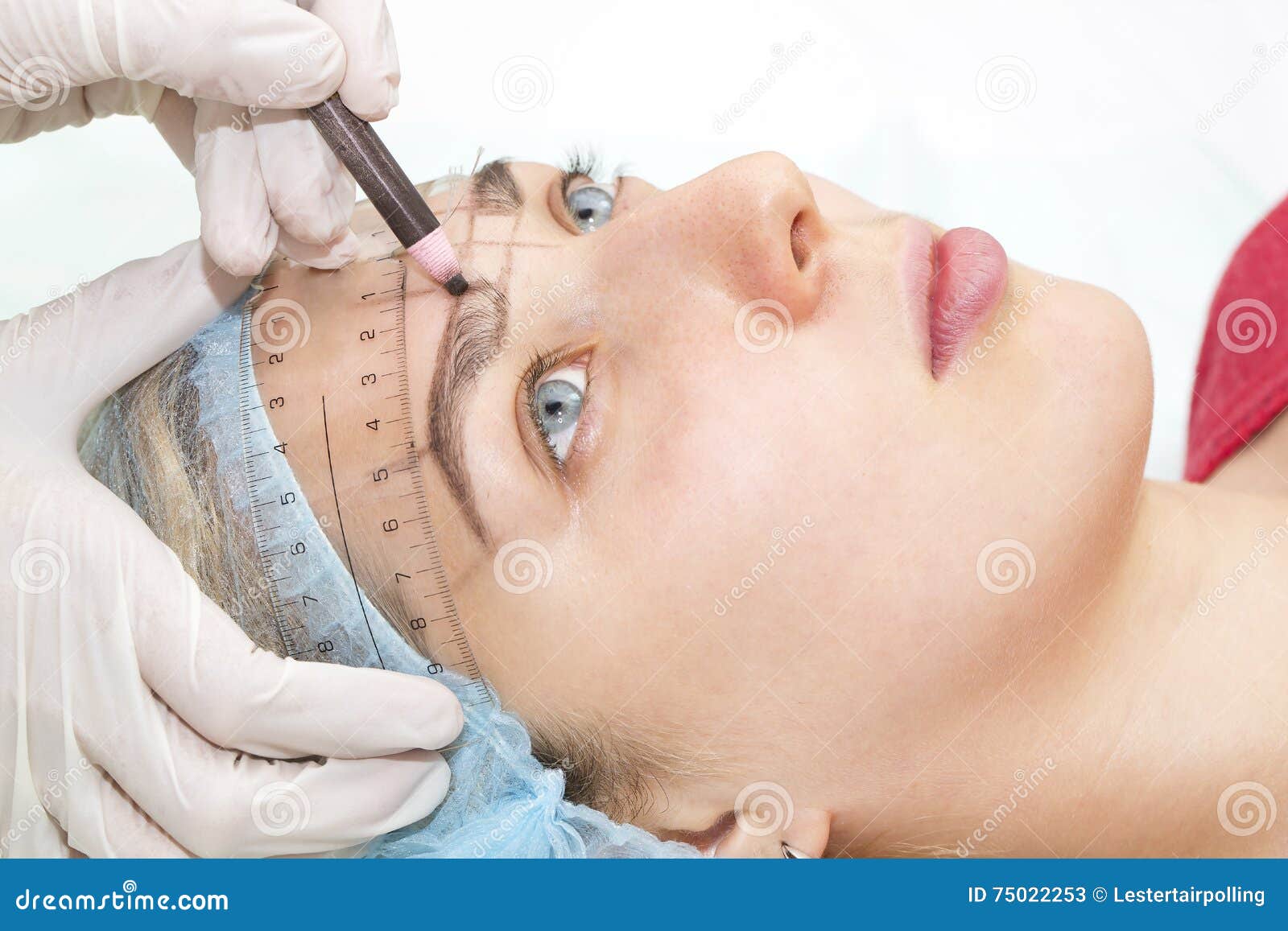 eyebrow mikrobleyding