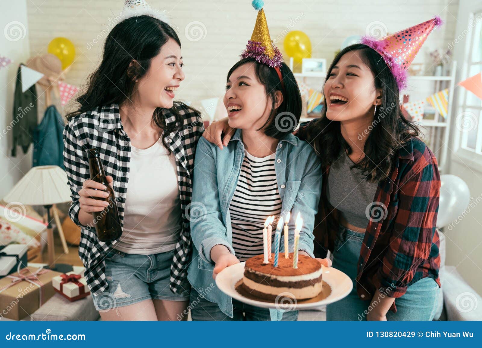 Fete D Anniversaire De Meilleurs Amis De Fille A La Maison Image Stock Image Du Ballon Anniversaire Fete D Anniversaire De Meilleurs Amis De Fille A La Maison Image Stock Image Du Ballon Anniversaire