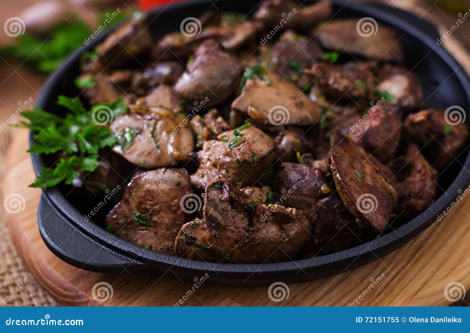 Fígado de frango frito imagem de stock. Imagem de gourmet - 72151755