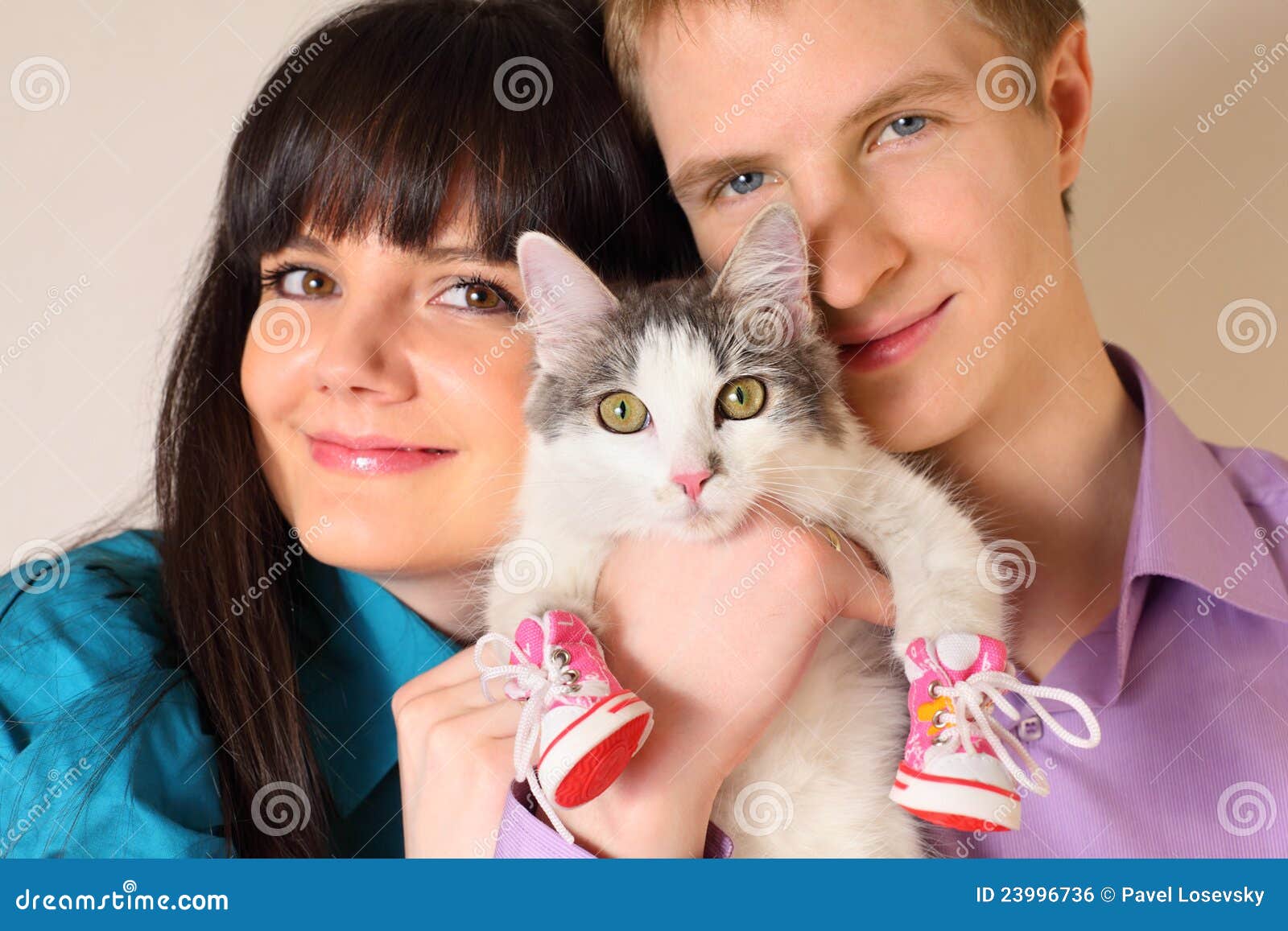 Кошка муж кошка жена. Котики муж и жена. Кошачья жена. Кошка жена. Муж жена и кошка.