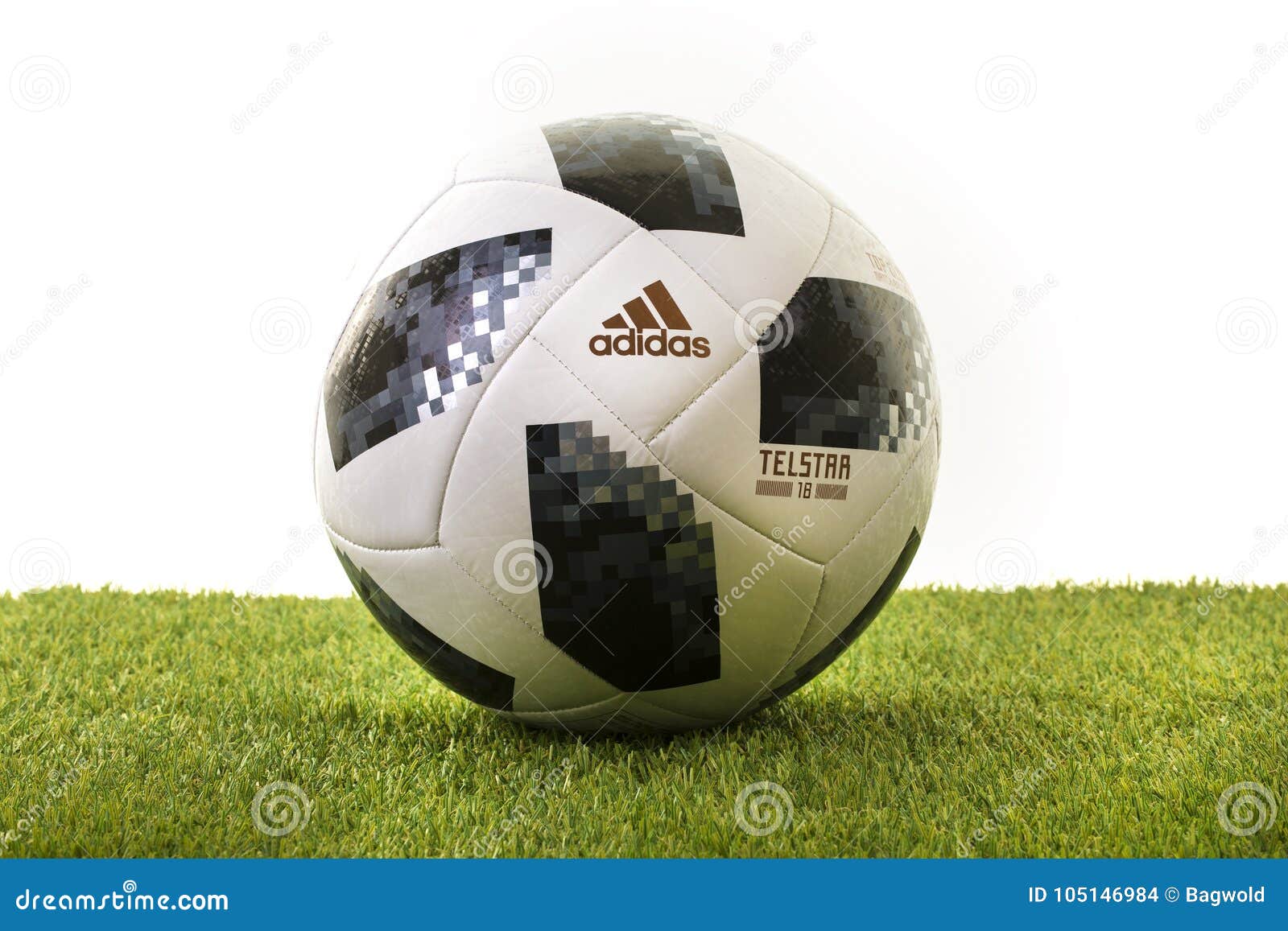 Cambios de trigo fingir Fútbol 2018 Del Mundial Del Planeador Del Top De Adidas Telstar Imagen de  archivo editorial - Imagen de tapa, funcionario: 105146984