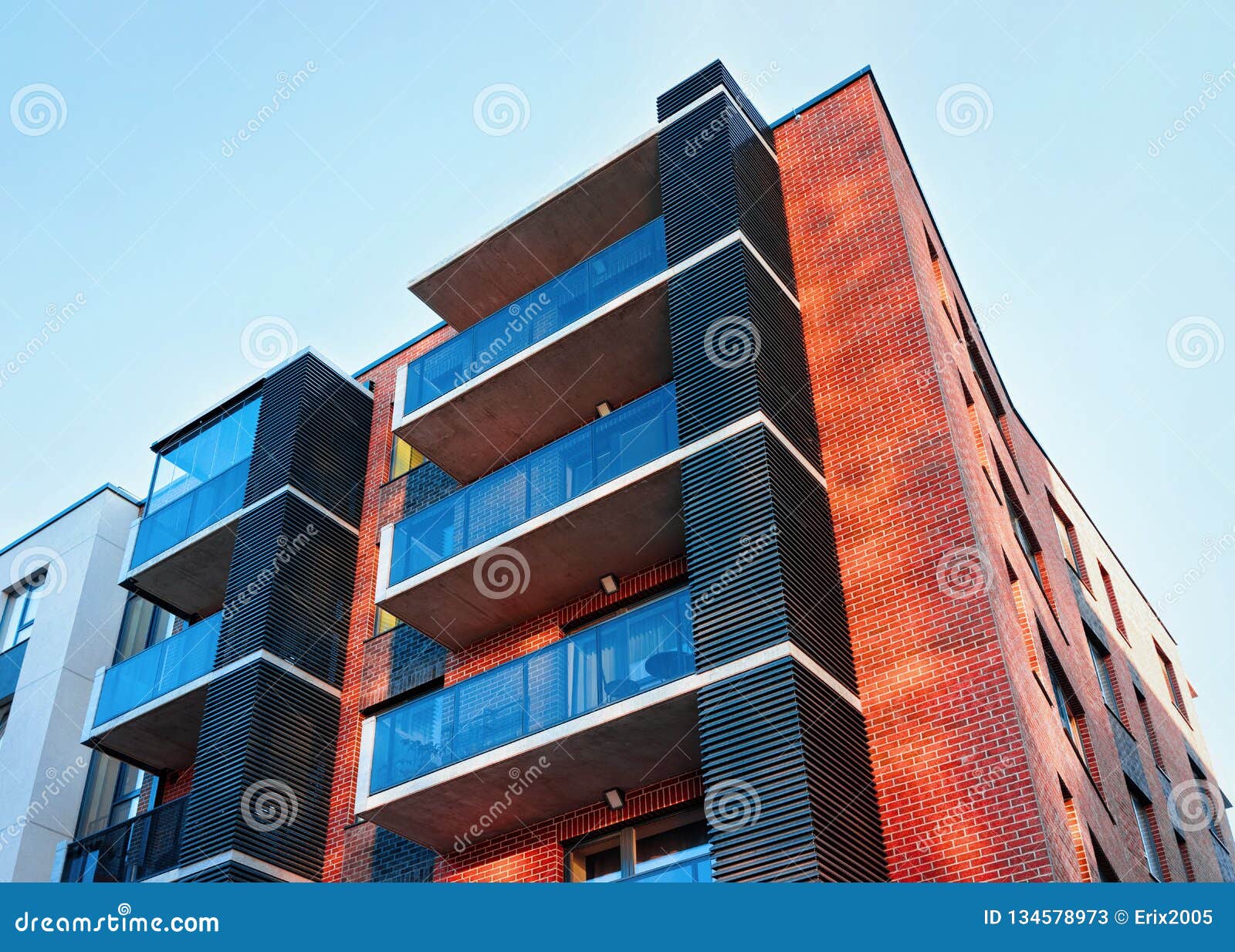 Facade D Architecture Moderne D Immeuble Image Stock Image Du Construction Isole