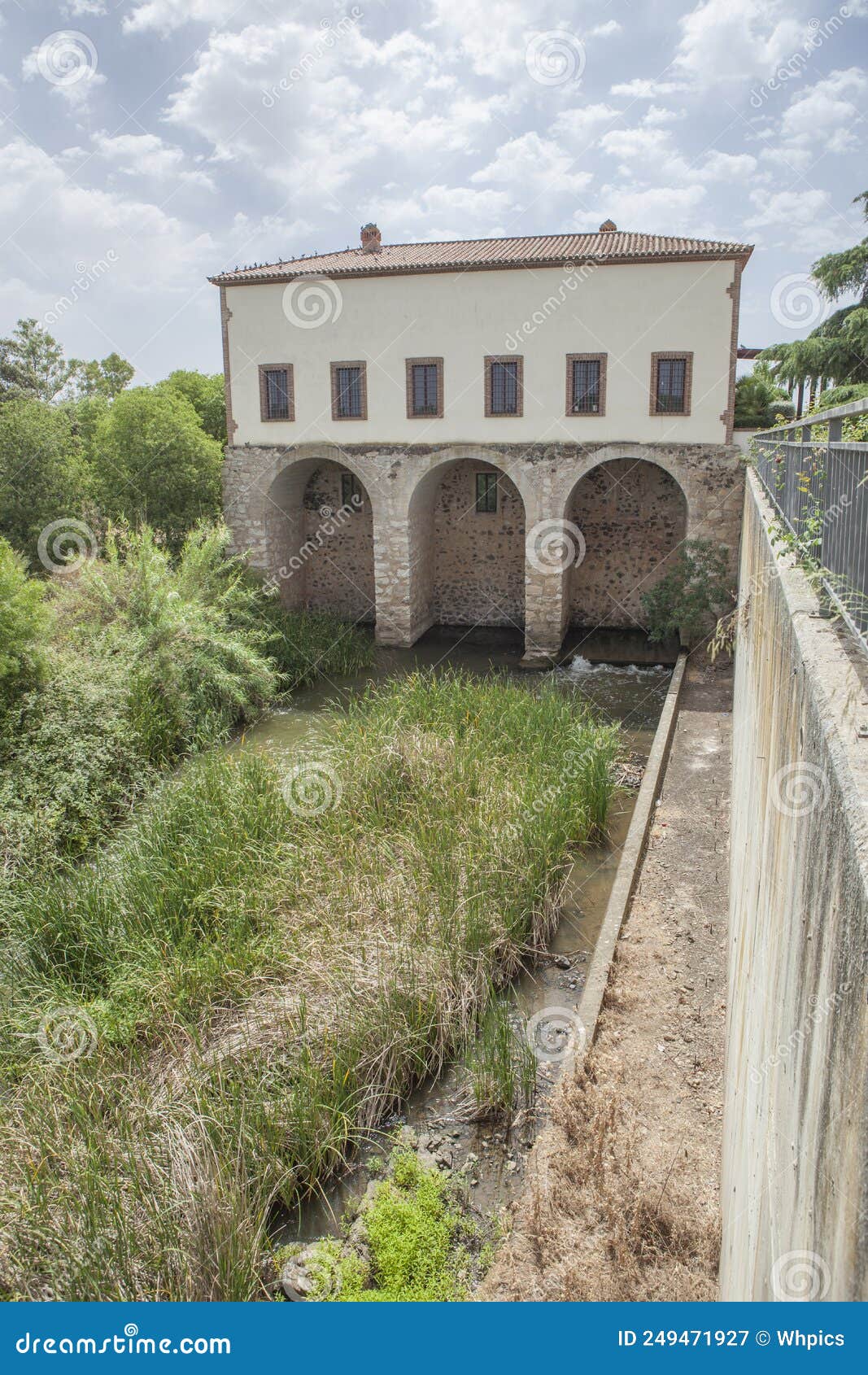 fabrica de la luz building, merida, spain