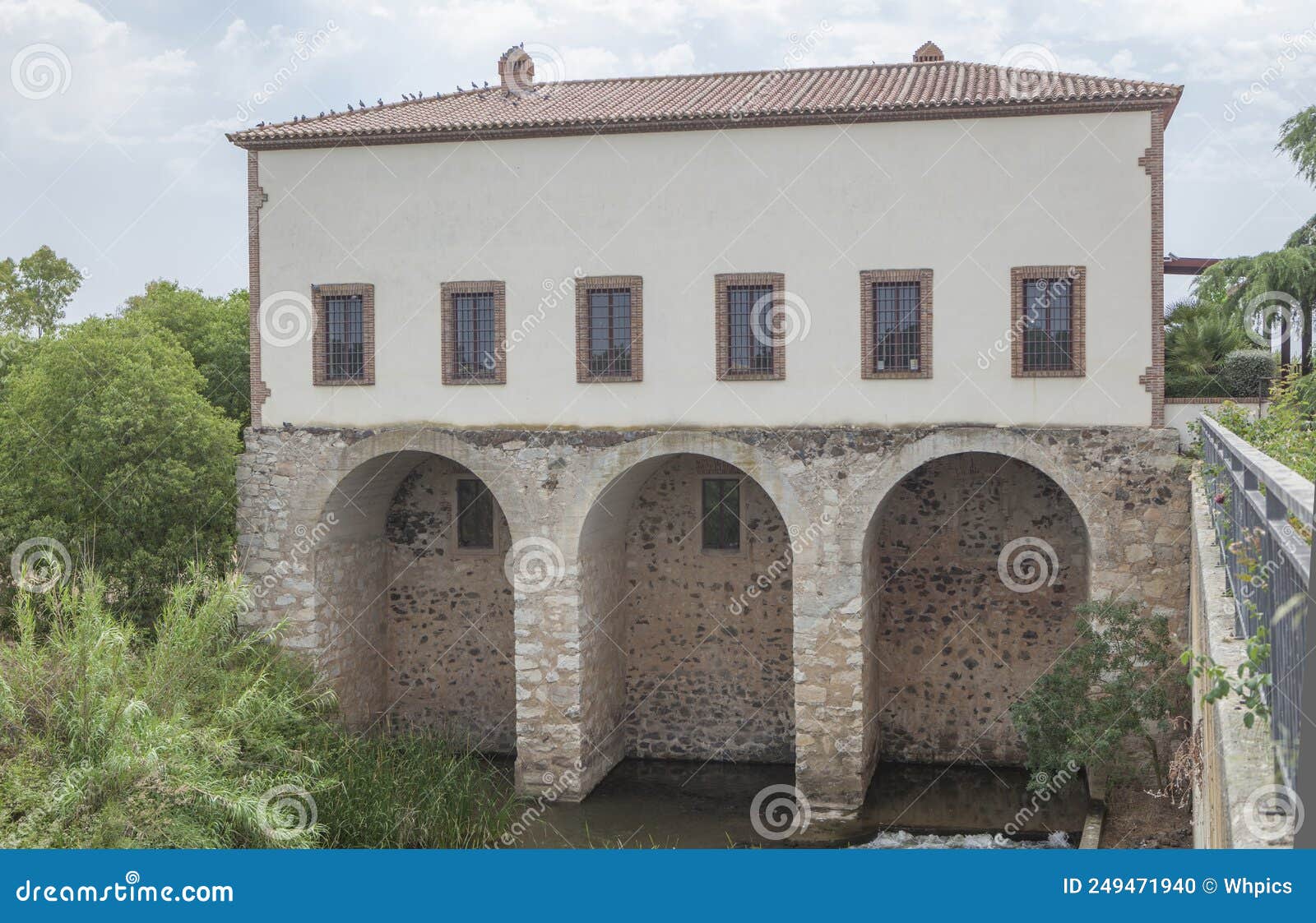 fabrica de la luz building, merida, spain