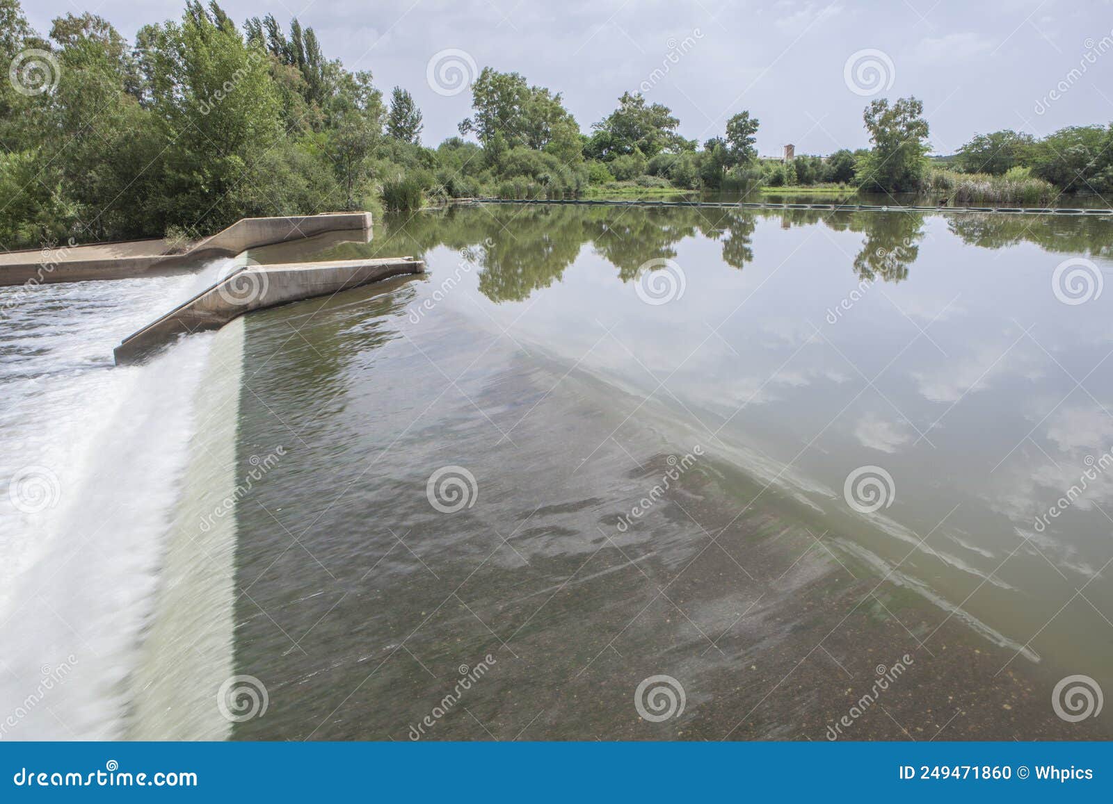 fabrica de la luz diversion dam, merida, spain