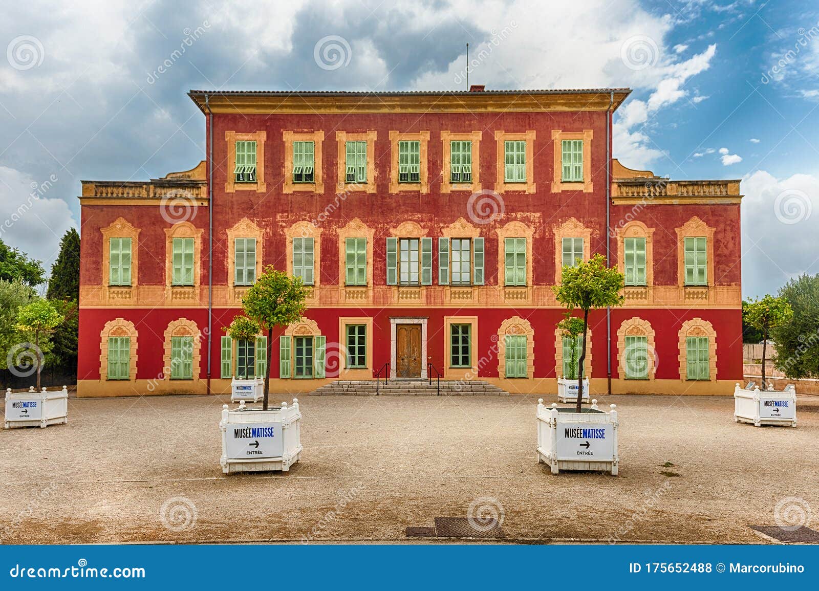 Medicinaal bladeren Zelfgenoegzaamheid Facade of Musee Matisse, Nice, Cote D Azur, France Editorial Stock Photo -  Image of city, attraction: 175652488