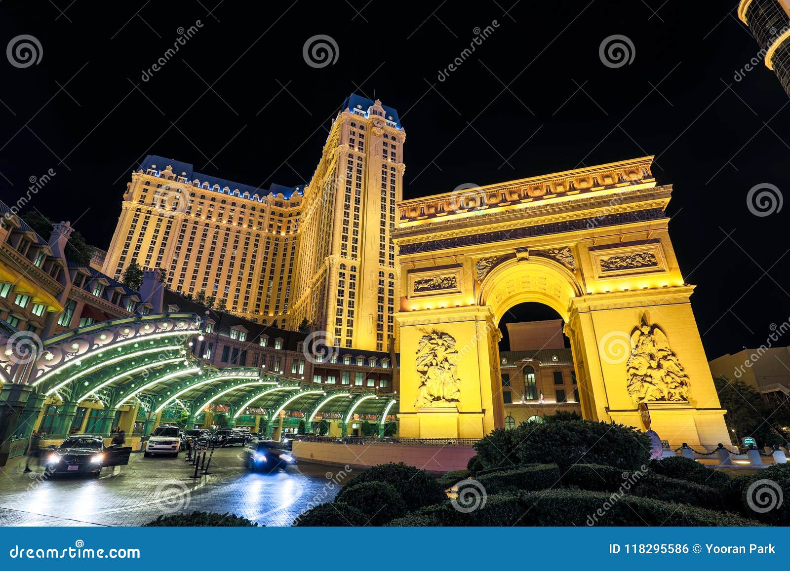 Paris on the strip in Las Vegas, Eiffel Tower Restaurant Stock Photo - Alamy