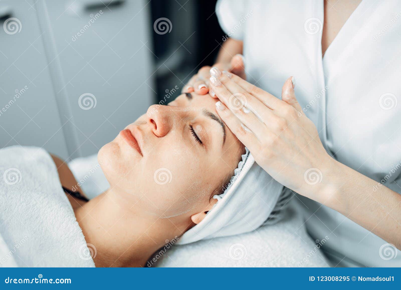 Face Massage To Female Patient Cosmetology Clinic Stock Image Image Of Beauty Head 123008295