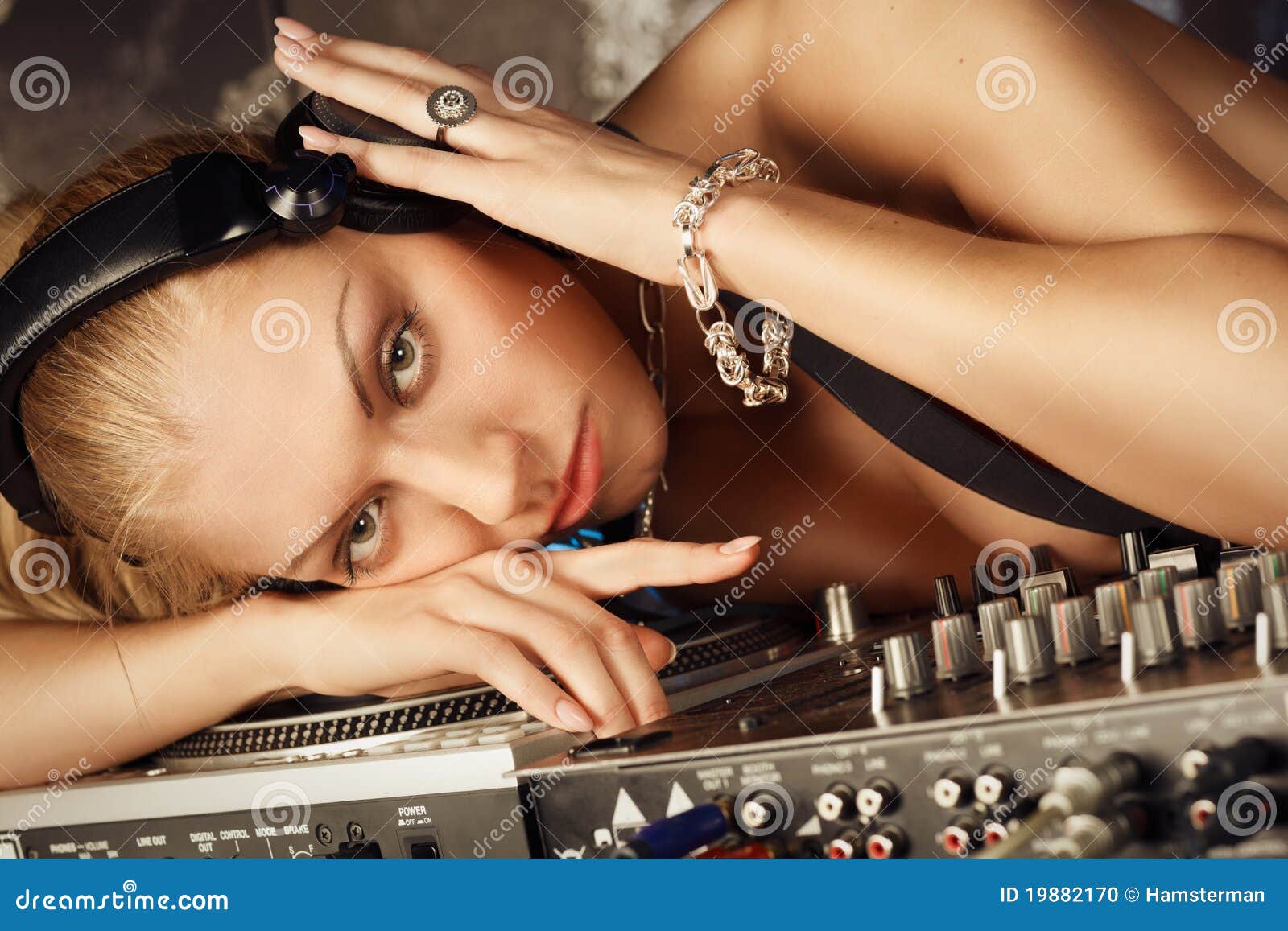 Toples dj