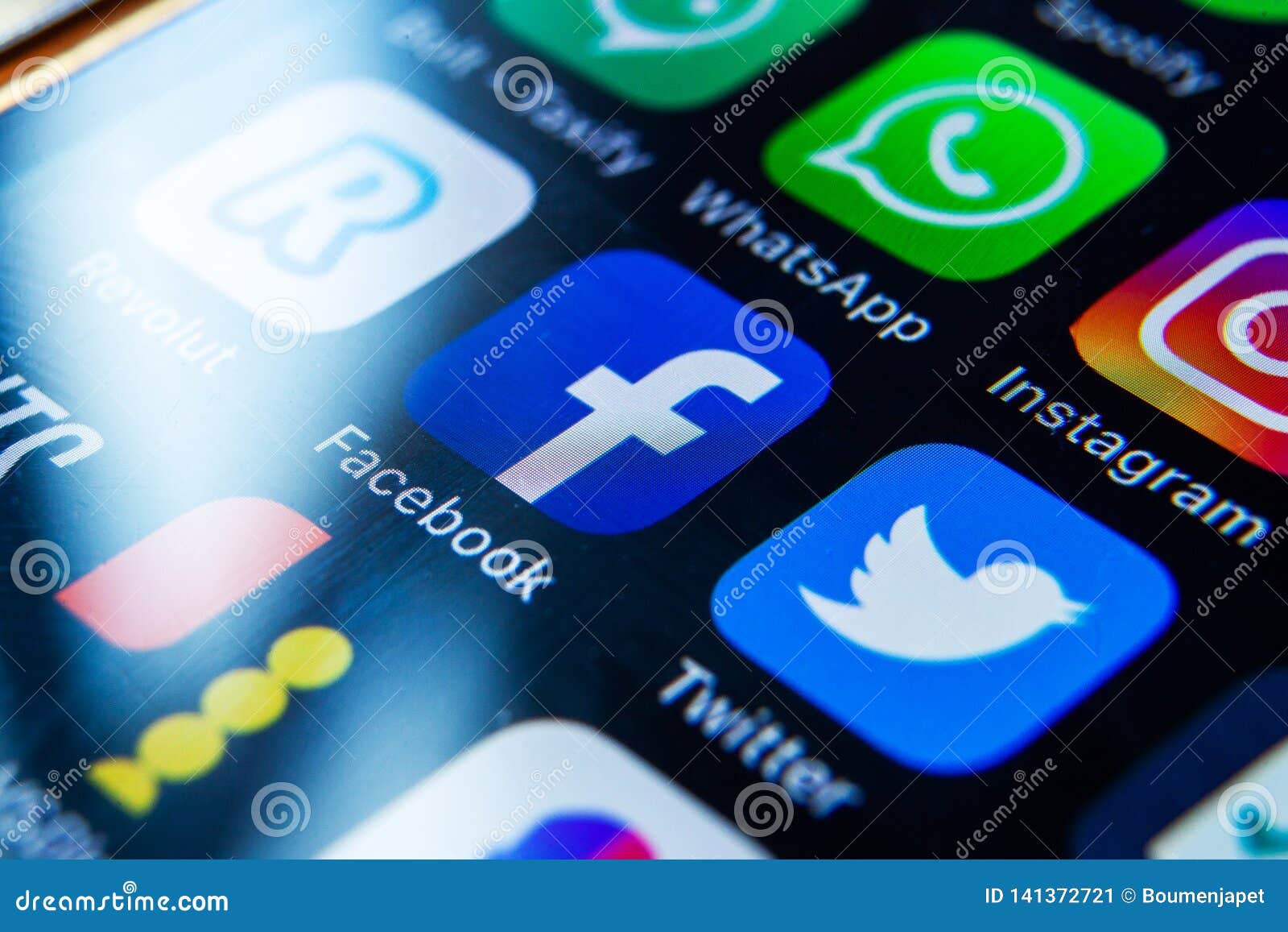 Facebook app on IPhone editorial photo. Image of screen 141372721