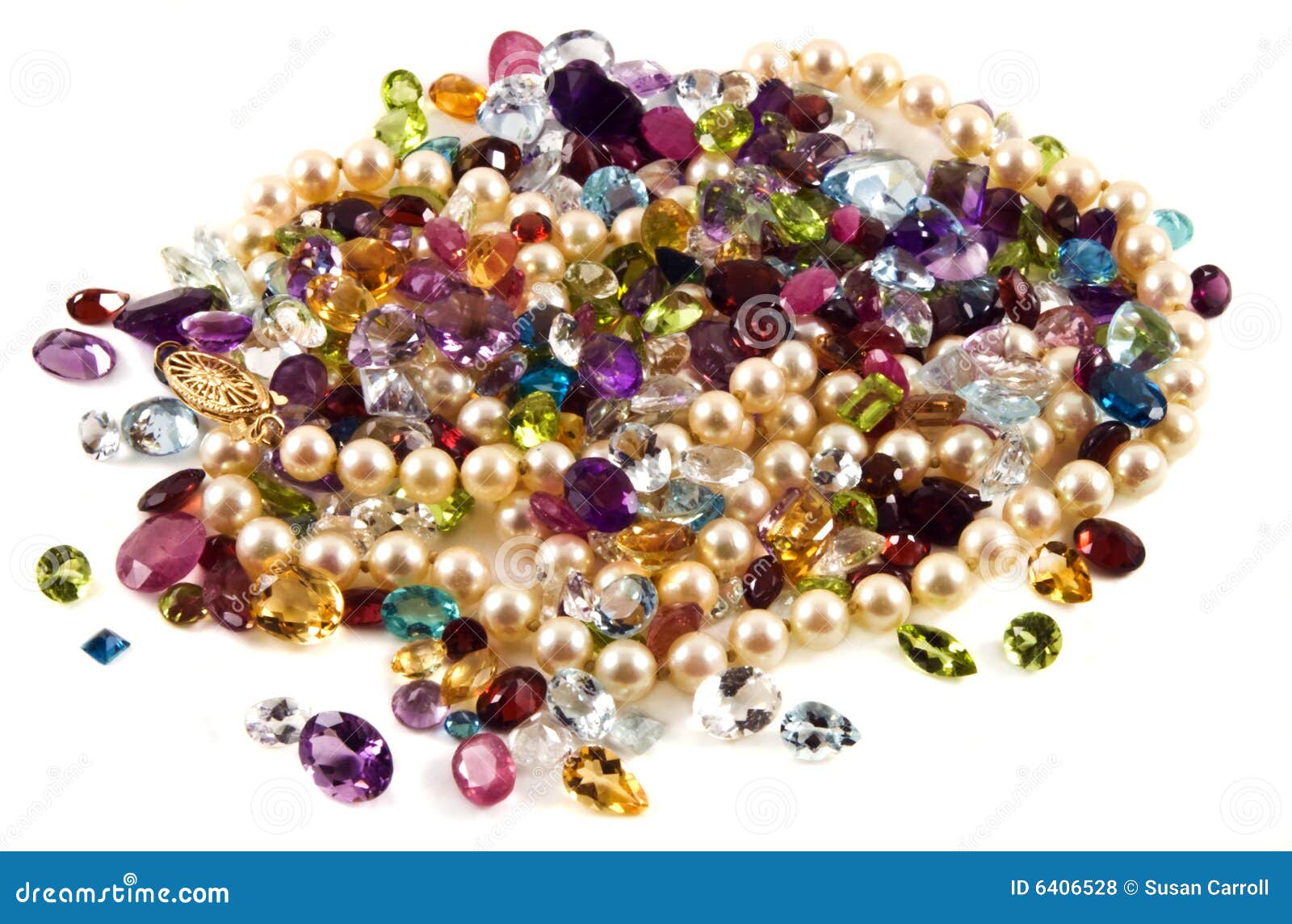faceted gemstones with pearls