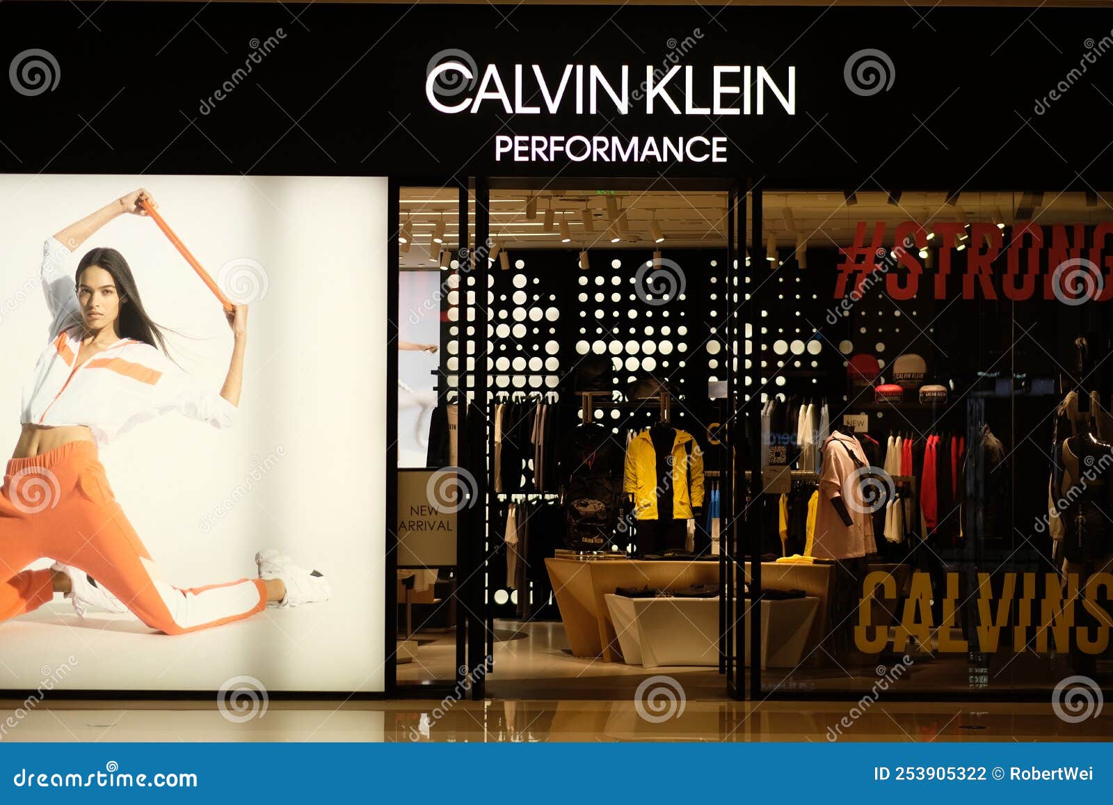 Fachada Da Loja Calvin Klein Fotografia Editorial - Imagem de loja, vender:  253905322