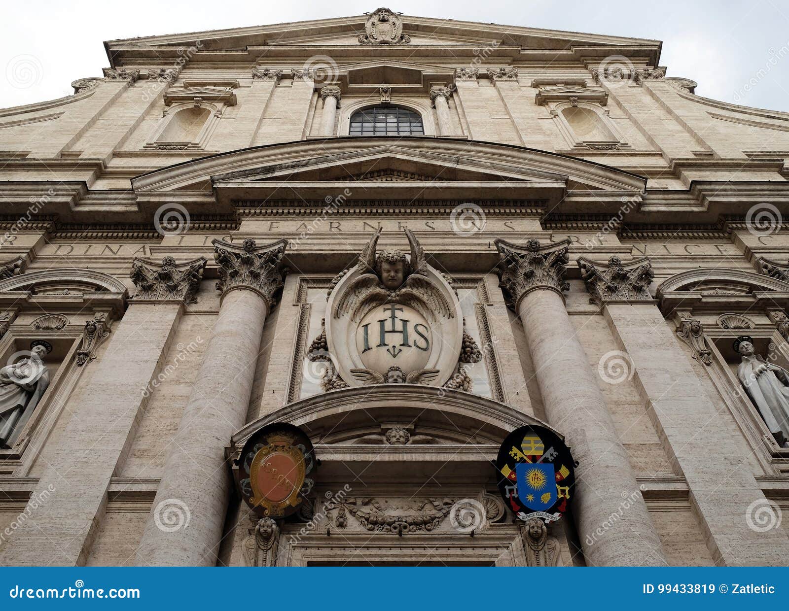 Fachada De La Iglesia Del Gesu En Roma Imagen de archivo - Imagen de  escultura, italiano: 99433819