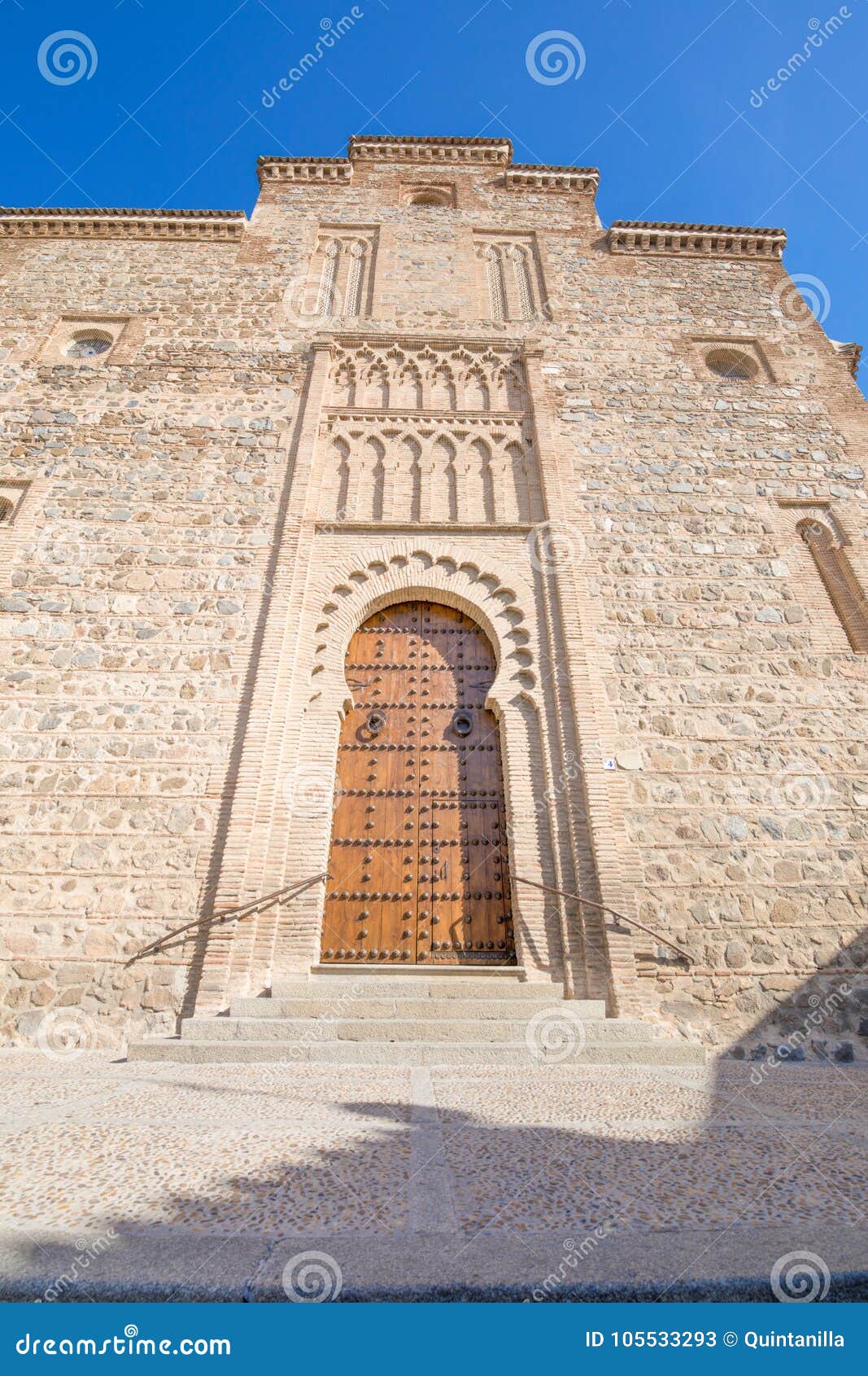 Fachada De La Iglesia De Santiago Arrabal En La Ciudad De Toledo Imagen de  archivo - Imagen de herencia, ciudad: 105533293