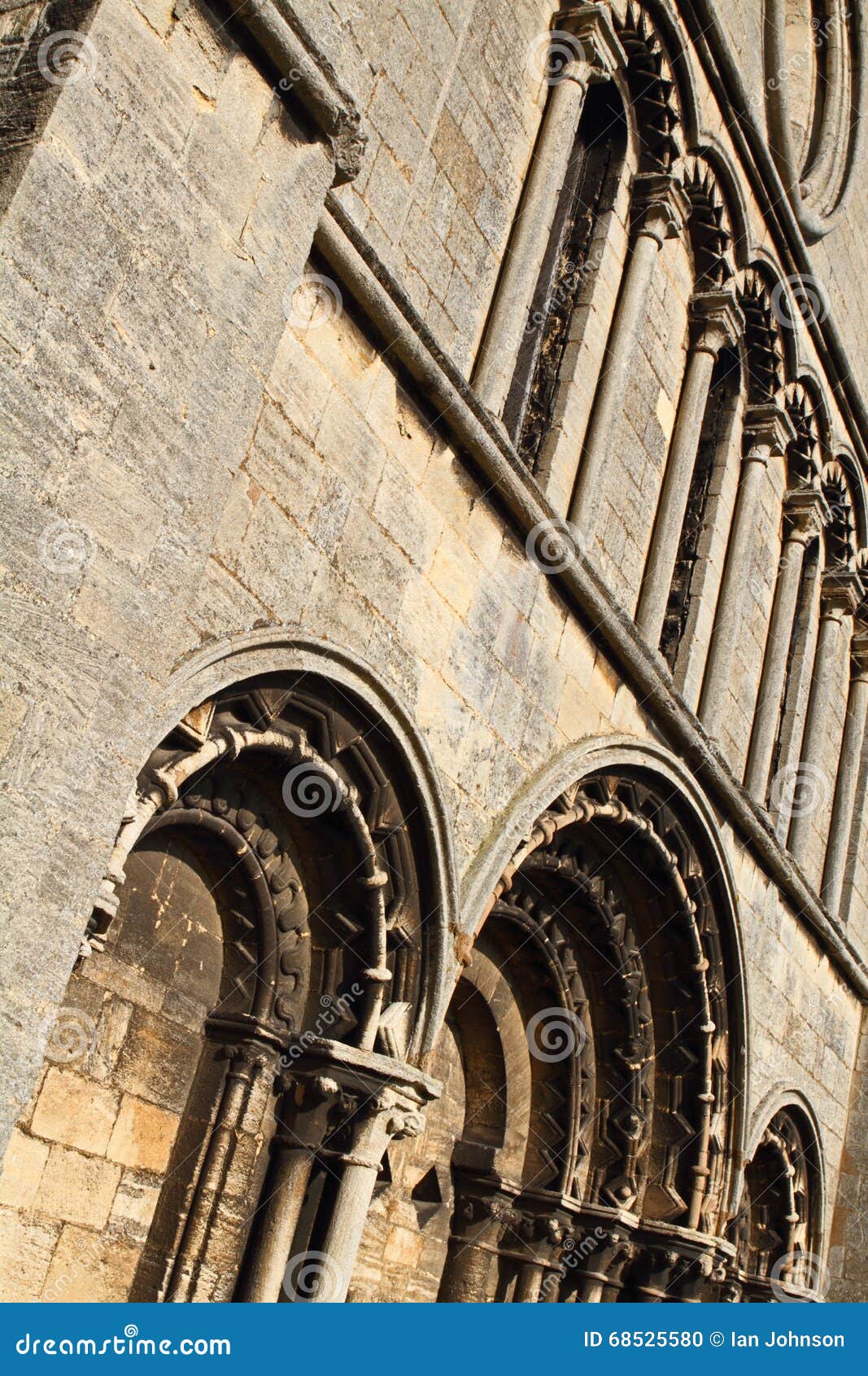 A Fachada Do Convento De St Leonard, Stamford Foto de Stock Imagem de monumento, listado 68525580