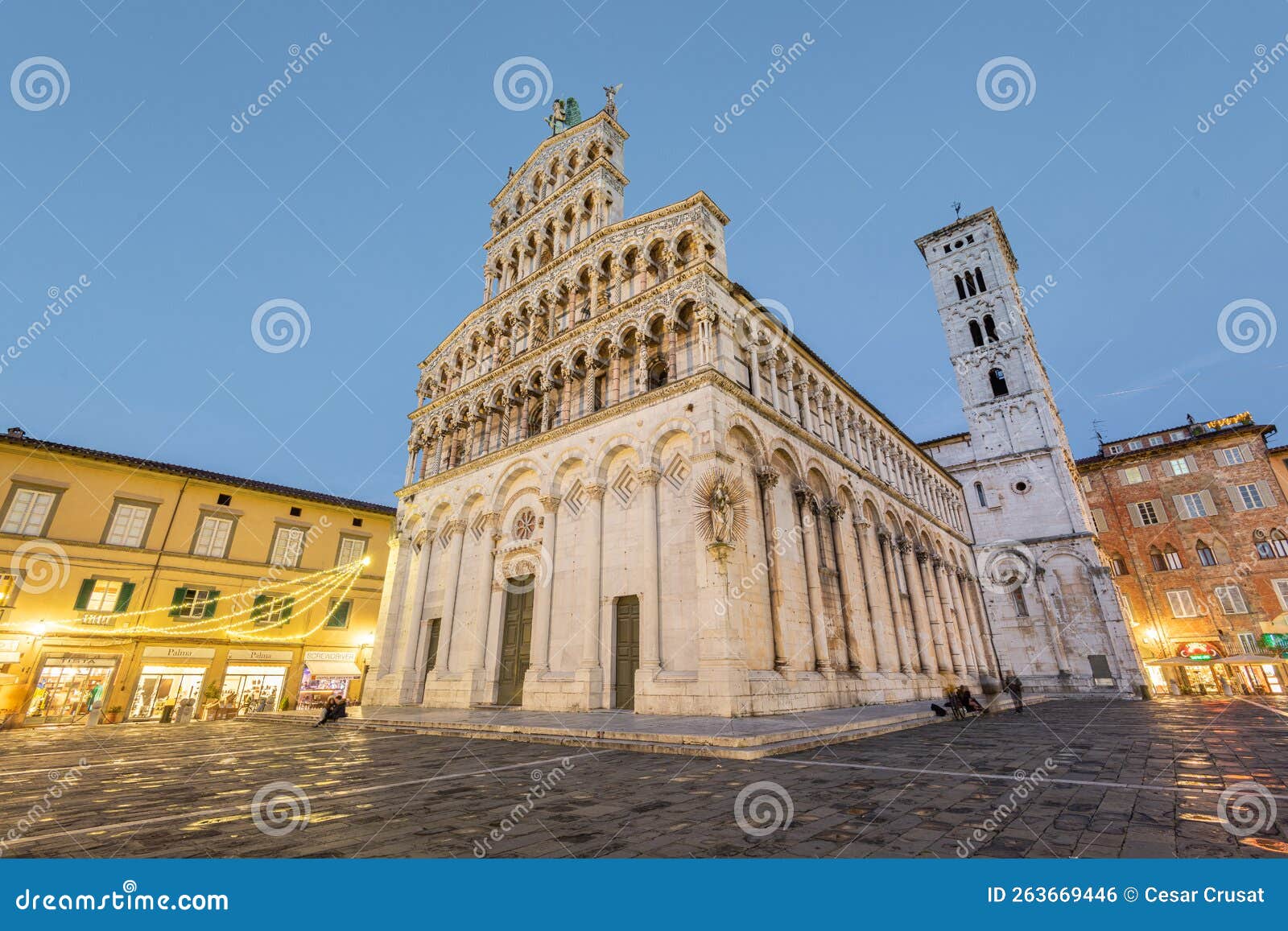 fachade of the church san micheleen foro, lucca, italia