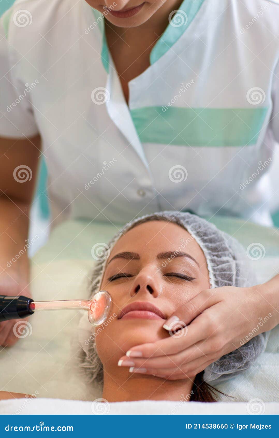 Facial Beauty Treatment for Resolving Problem Skin with Pimples or Acne