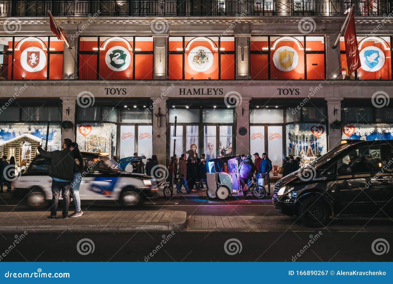 Vel Decoratie arm Fade Van Hamleys Speelgoedwinkel Op Regent Street, Londen, Verenigd  Koninkrijk, 's Avonds, Mensen En Auto's Vooraan Redactionele Fotografie -  Image of echt, voorzijde: 166890267