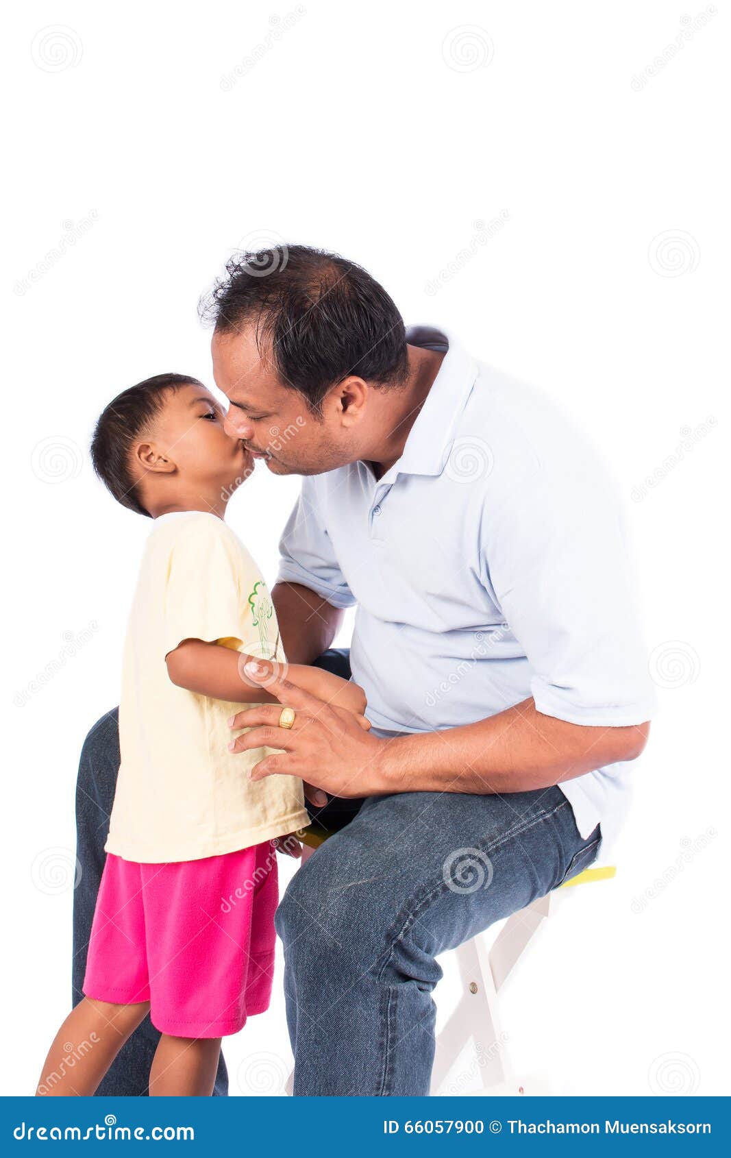 Поцелуй отец сын