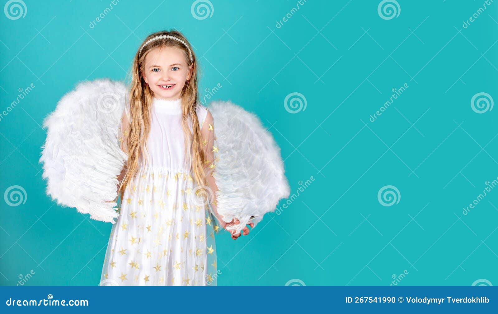 Foto de retrato de cabelo cacheado masculino infantil espanhol