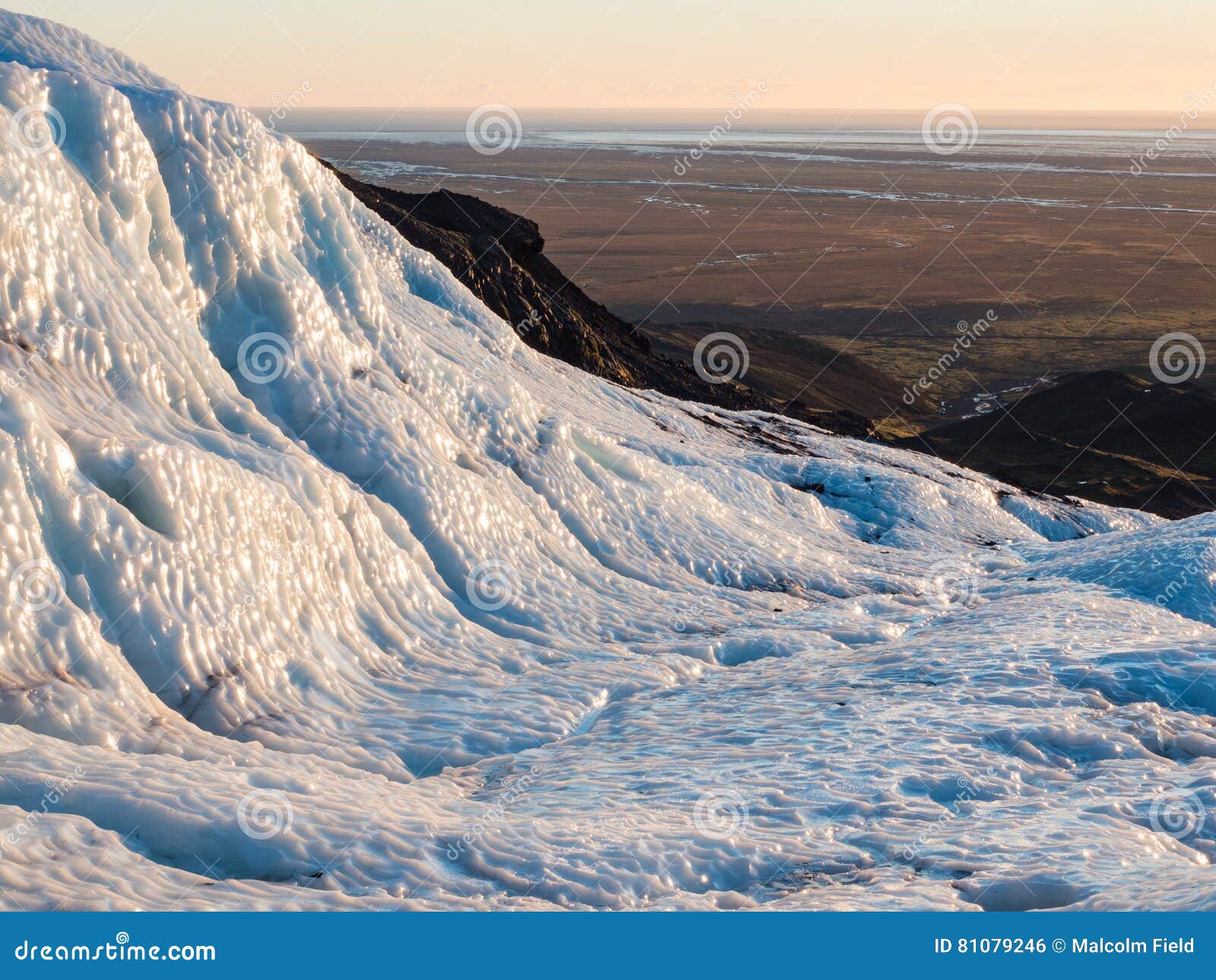 falljokull glacier at sunset